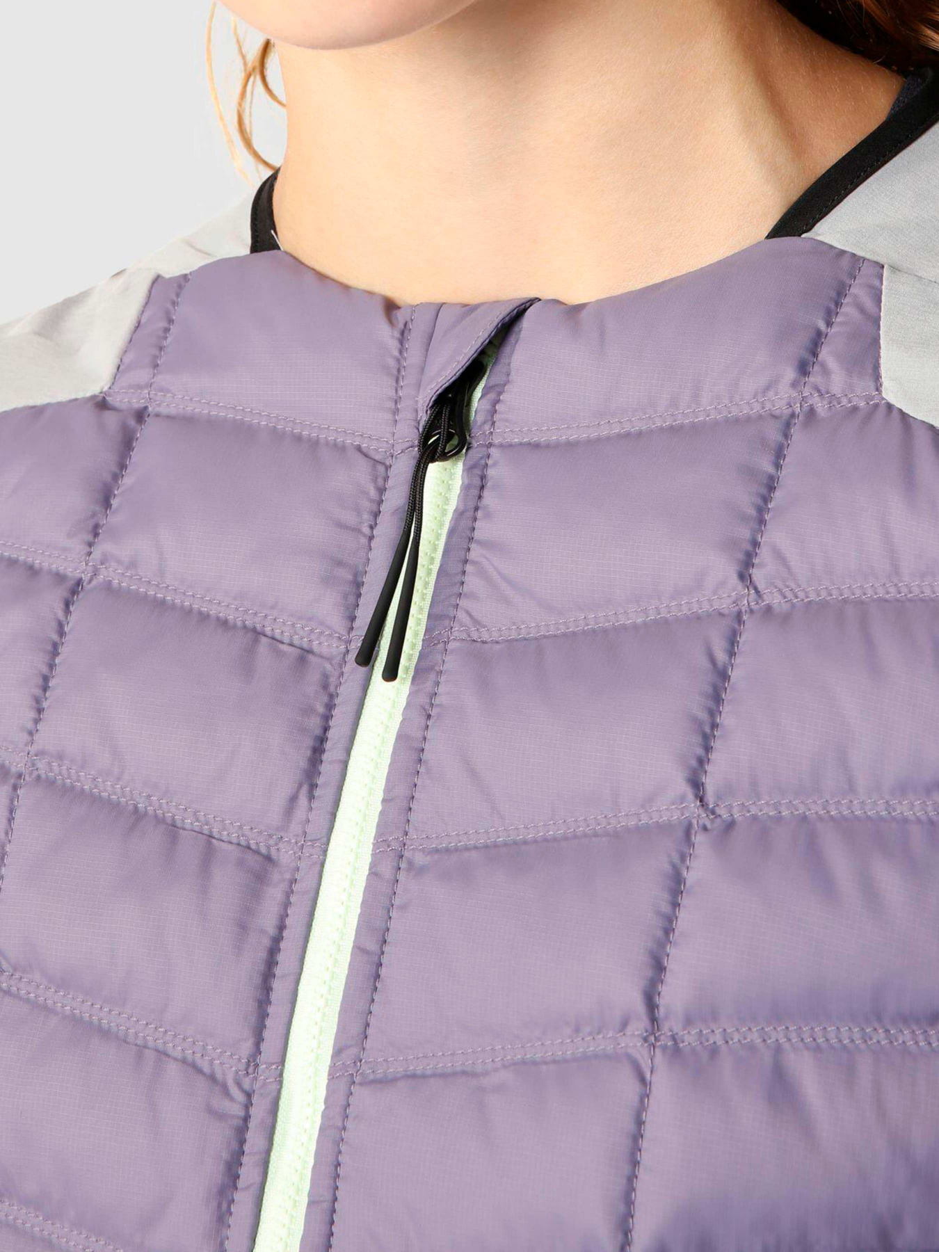 Куртки и дубленки The North Face модель NF0A8255IJ11 Фото