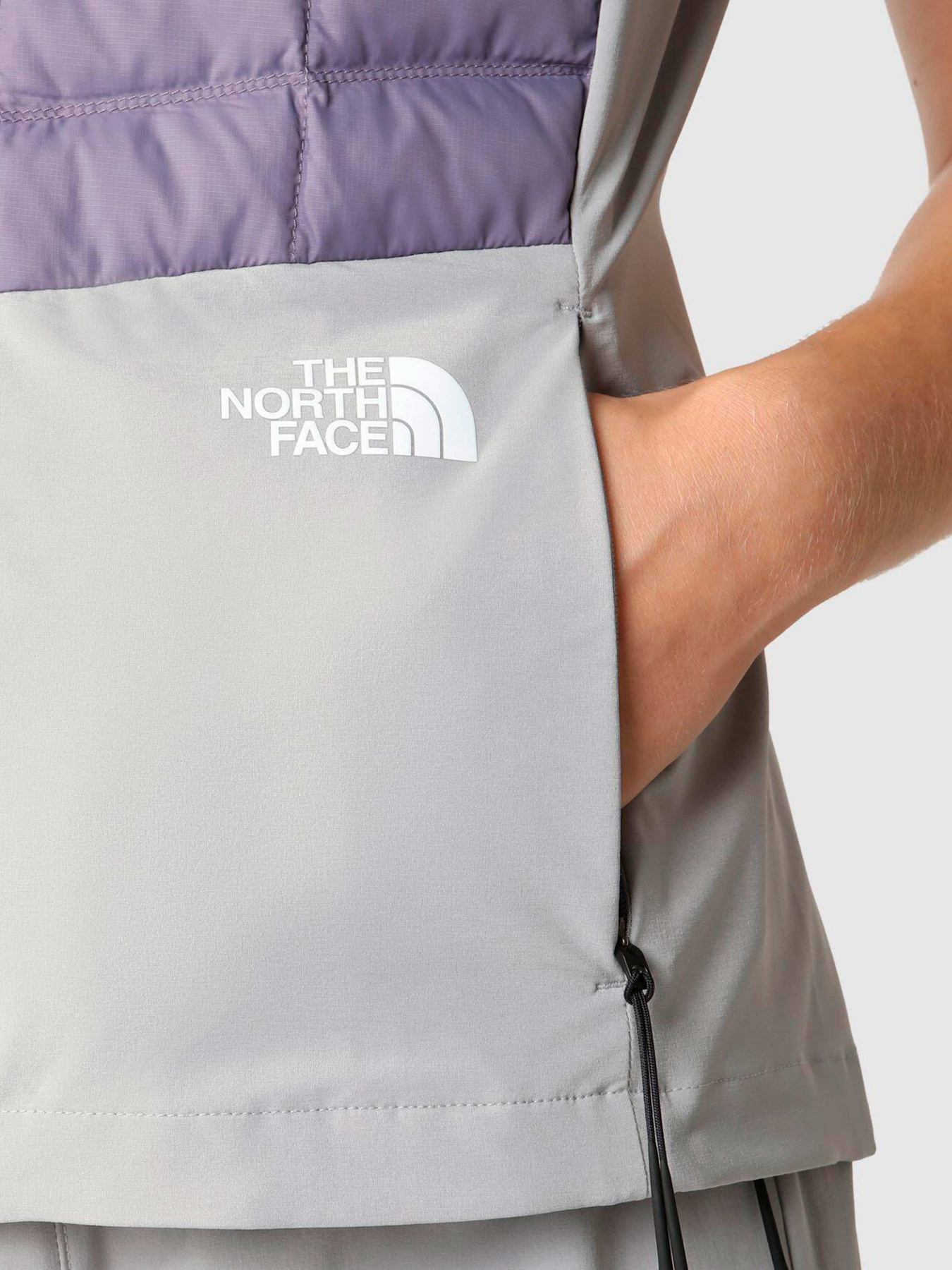 Куртки и дубленки The North Face модель NF0A8255IJ11 Фото