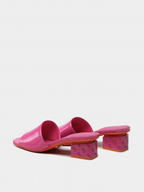 Шлёпанцы GUESS модель FL6Y2R-PAF03-FUXIA Фото
