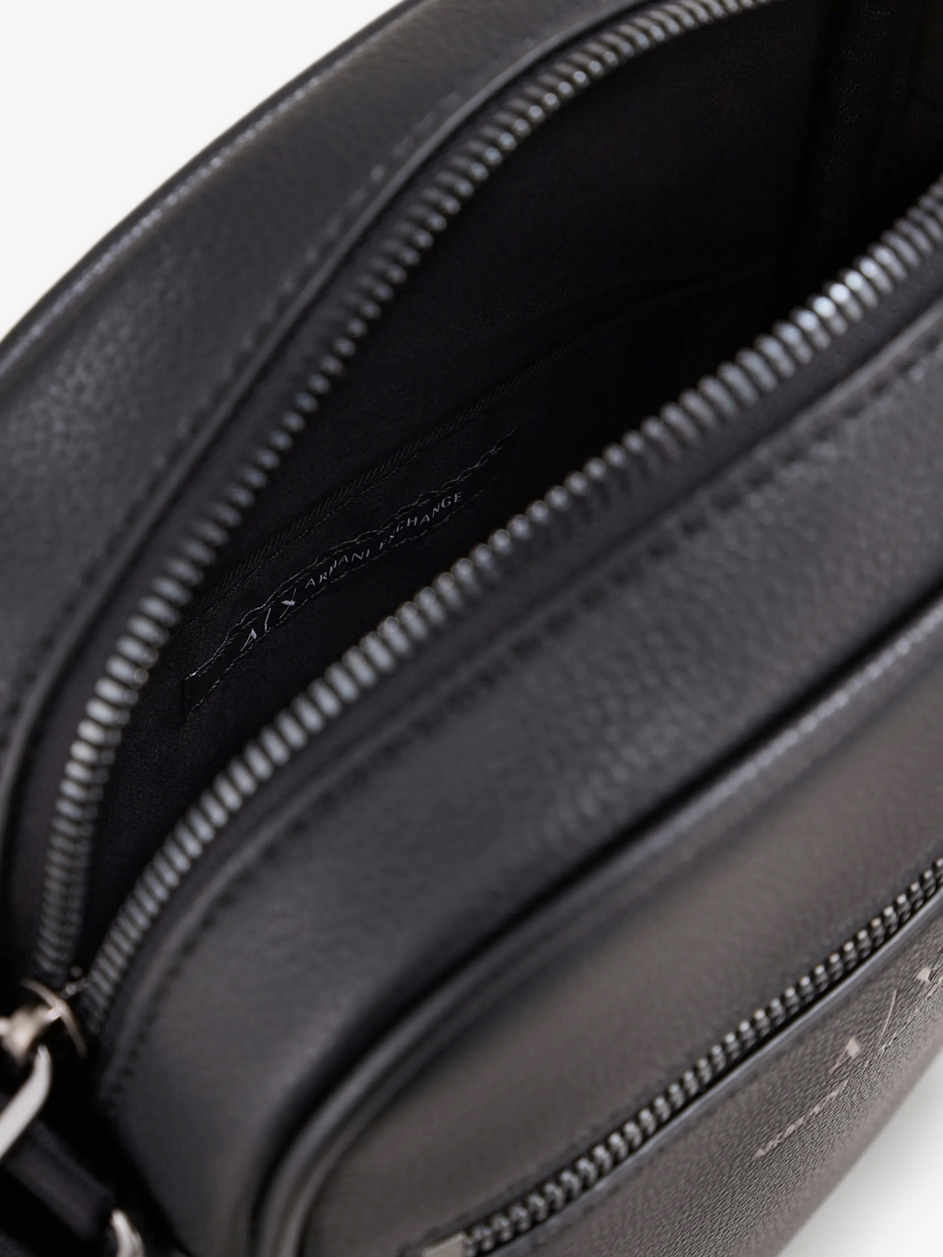 Сумки Armani Exchange модель 952388-CC830-00020 Фото