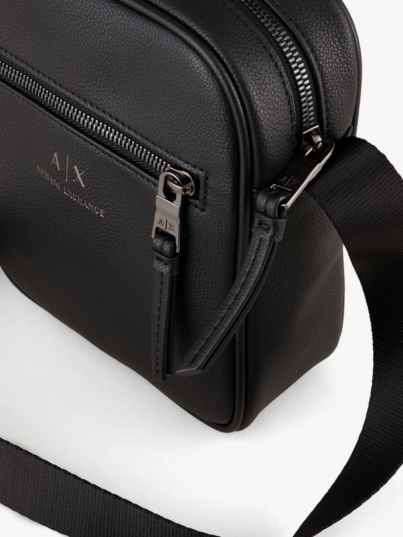 Сумки Armani Exchange модель 952388-CC830-00020 Фото