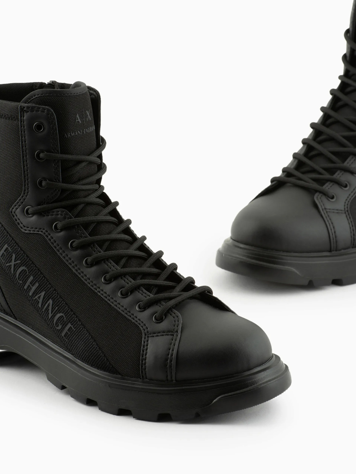 Ботинки и сапоги Armani Exchange модель XUM011-XV614-K001 Фото