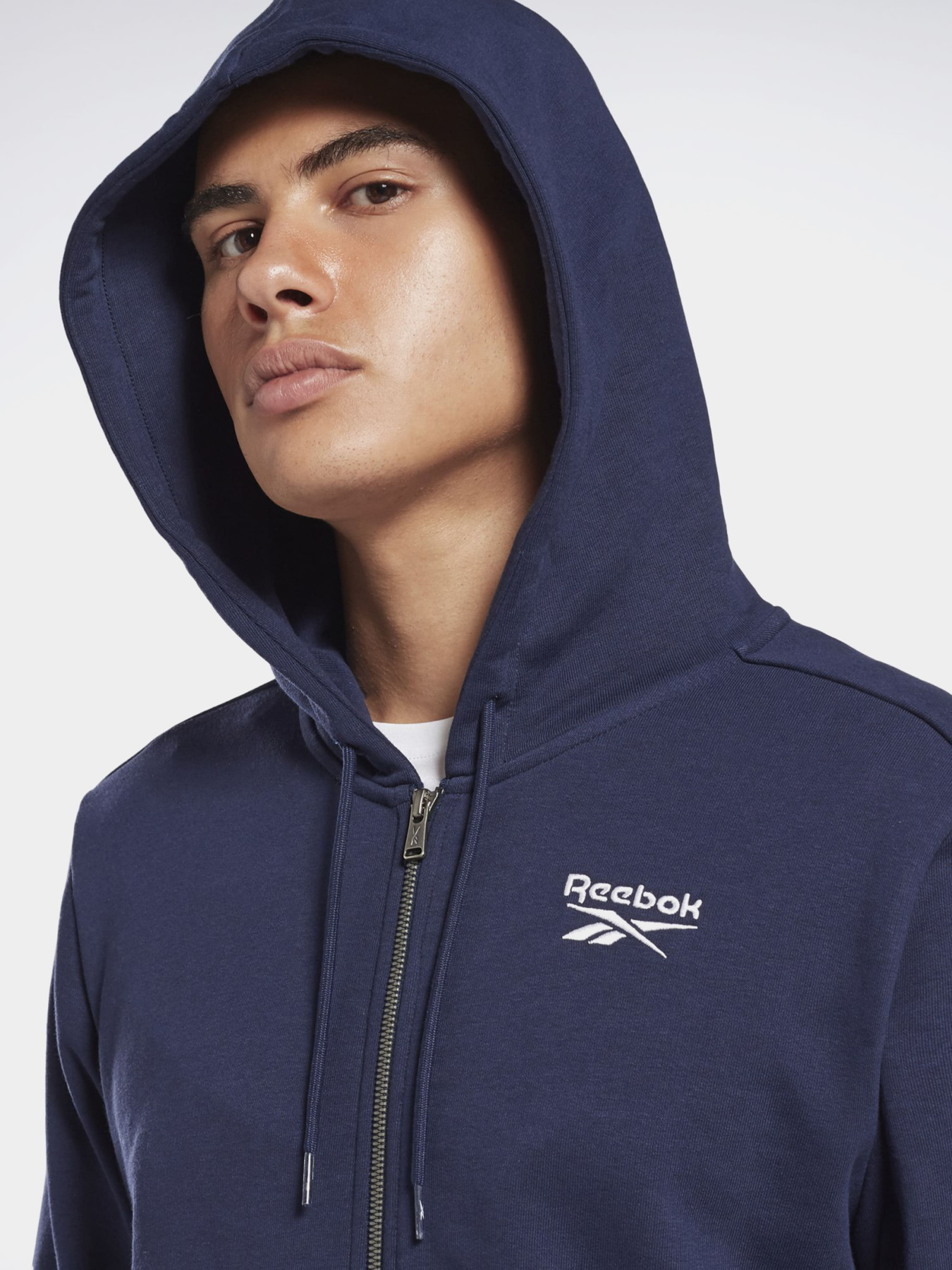 Худи и свитшоты Reebok модель GJ0644 Фото