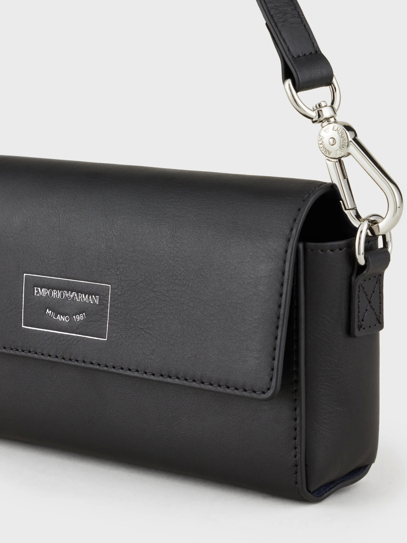Сумки Emporio Armani модель Y3H301-Y478E-80001 Фото