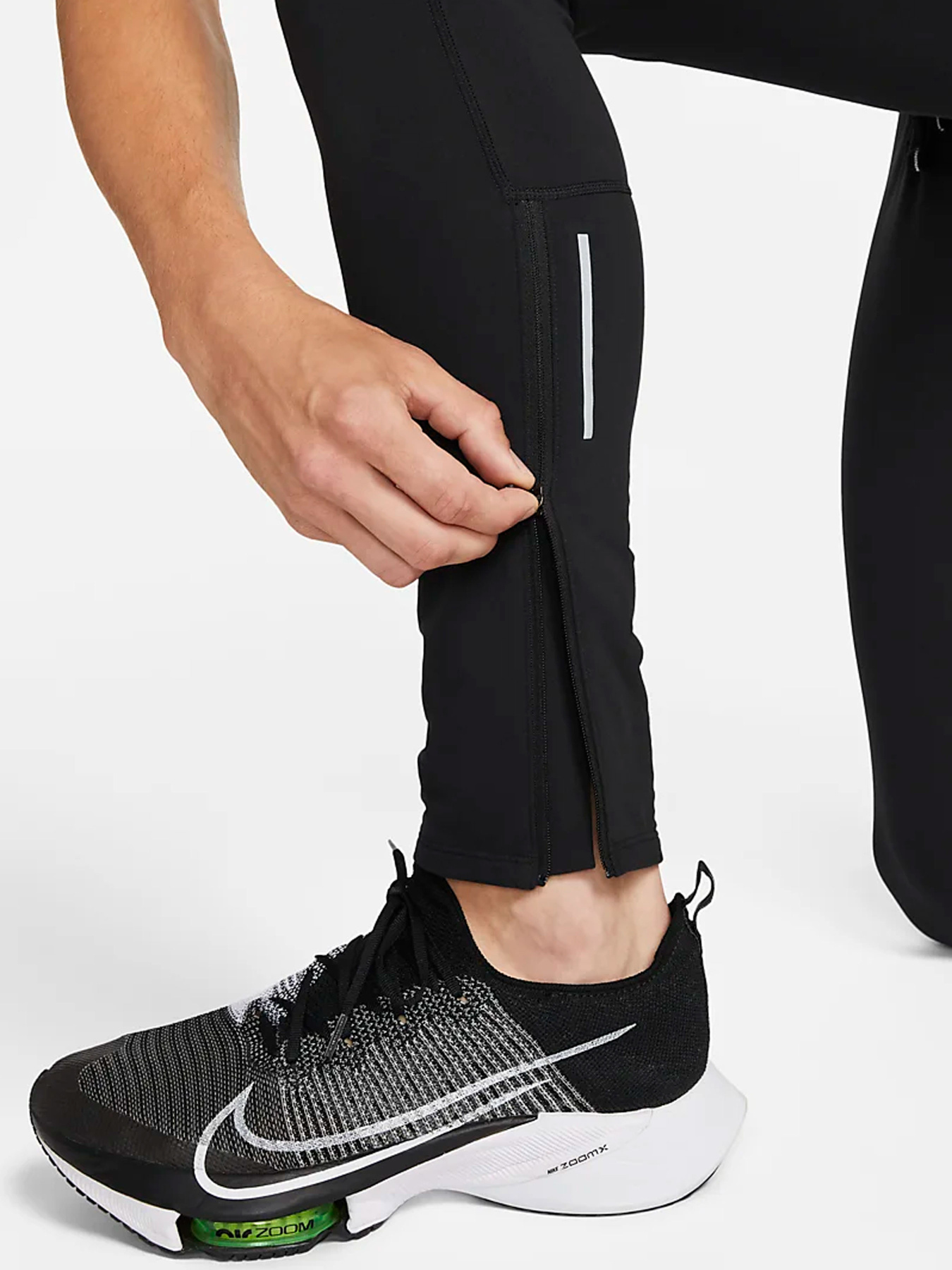 Брюки NIKE модель DD6700-010 Фото