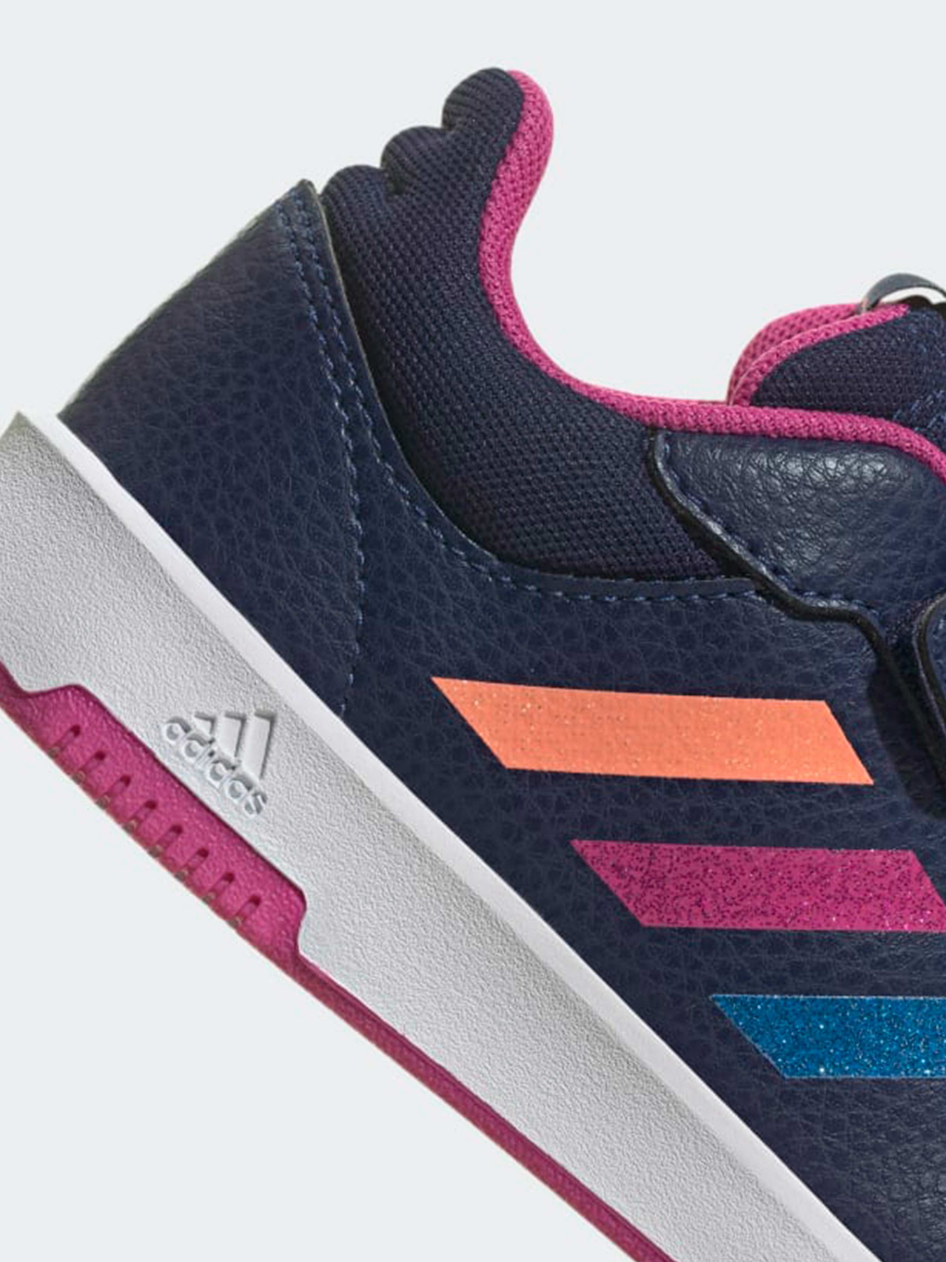 Кроссовки Adidas модель H06367 Фото