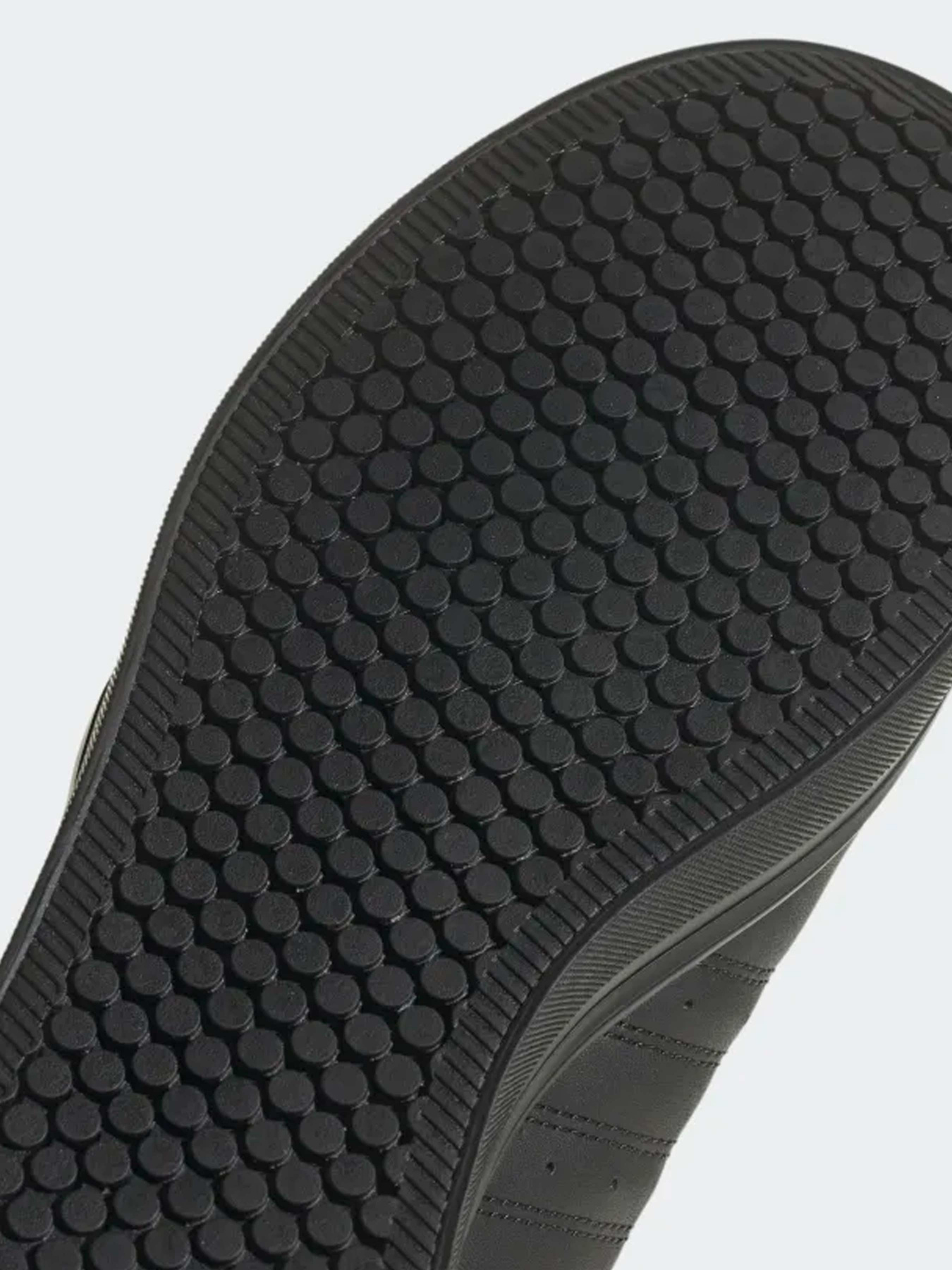 Кроссовки Adidas модель HP6008 Фото
