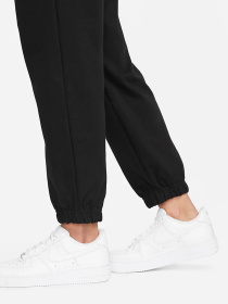 Брюки NIKE модель DM6419-010 Фото
