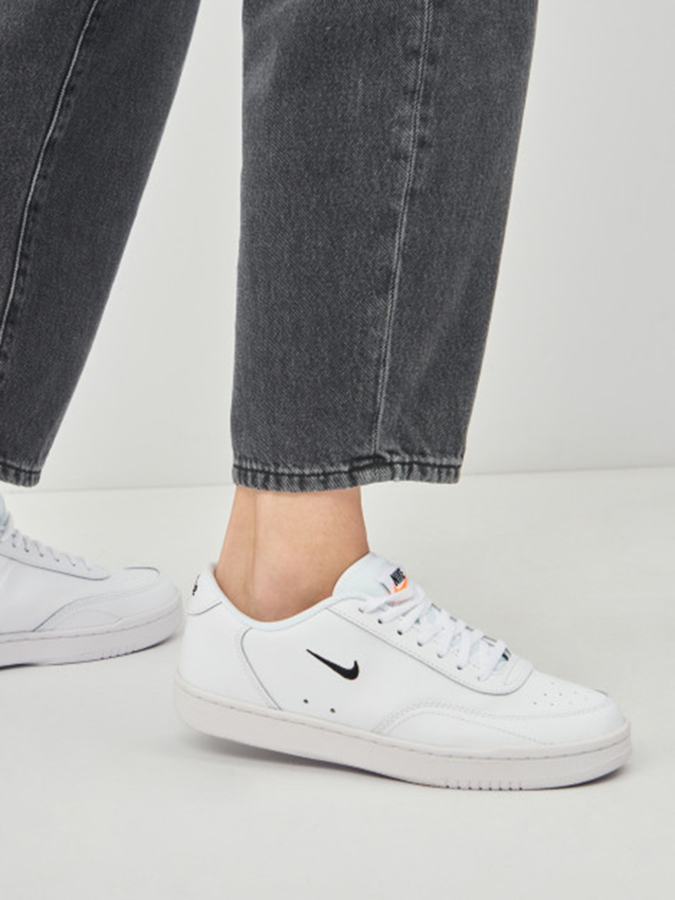 Кроссовки NIKE модель CJ1676-101 Фото