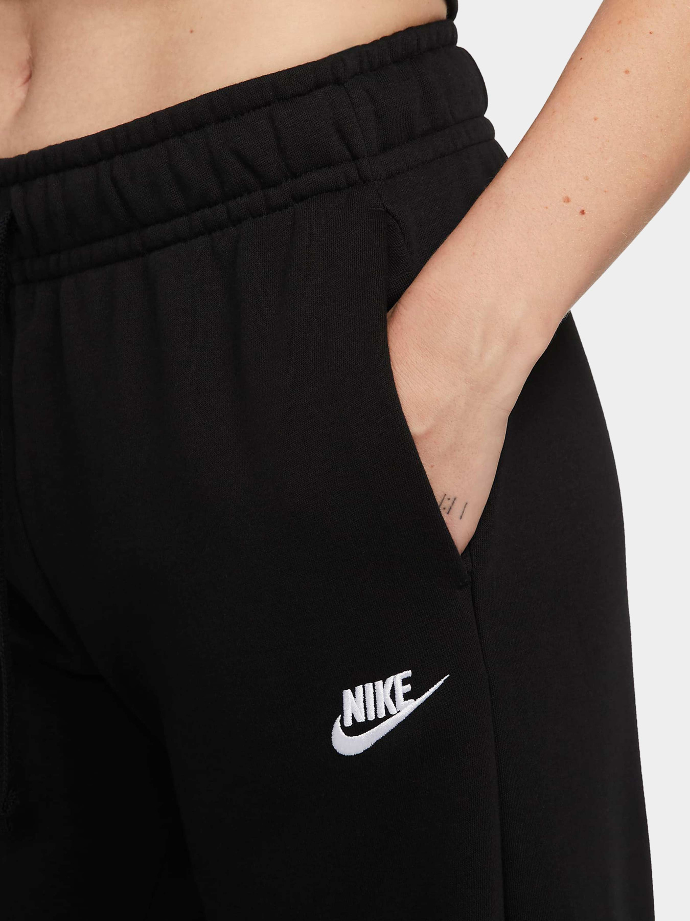 Брюки NIKE модель FB2727-010 Фото