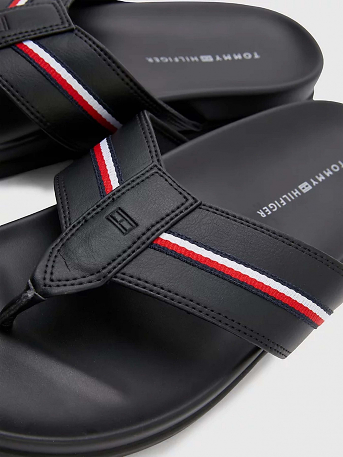 Шлёпанцы Tommy Hilfiger модель FM0FM04460-BDS Фото