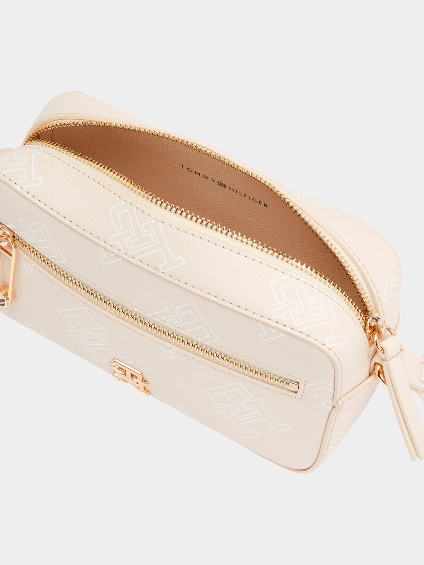 Сумки Tommy Hilfiger модель AW0AW15131-AA8 Фото