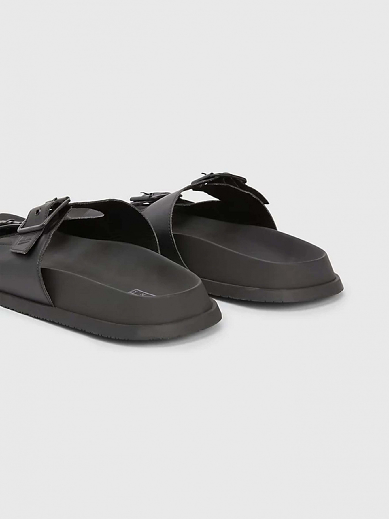 Шлёпанцы Tommy Hilfiger модель EM0EM01148-BDS Фото