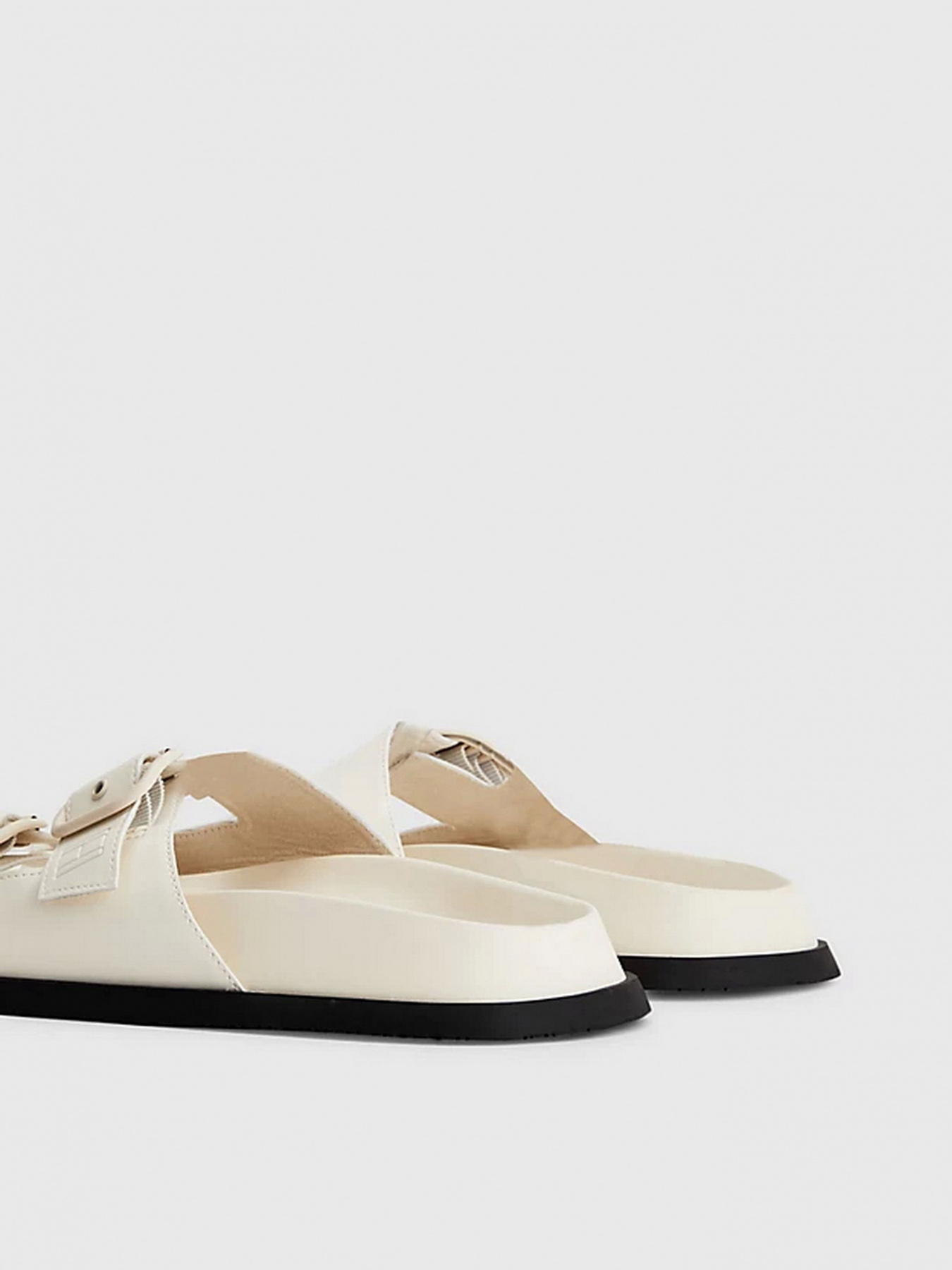 Шлёпанцы Tommy Hilfiger модель EN0EN02136-AEF Фото