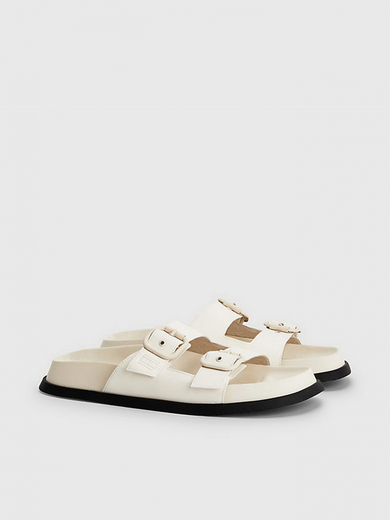 Шлёпанцы Tommy Hilfiger модель EN0EN02136-AEF Фото