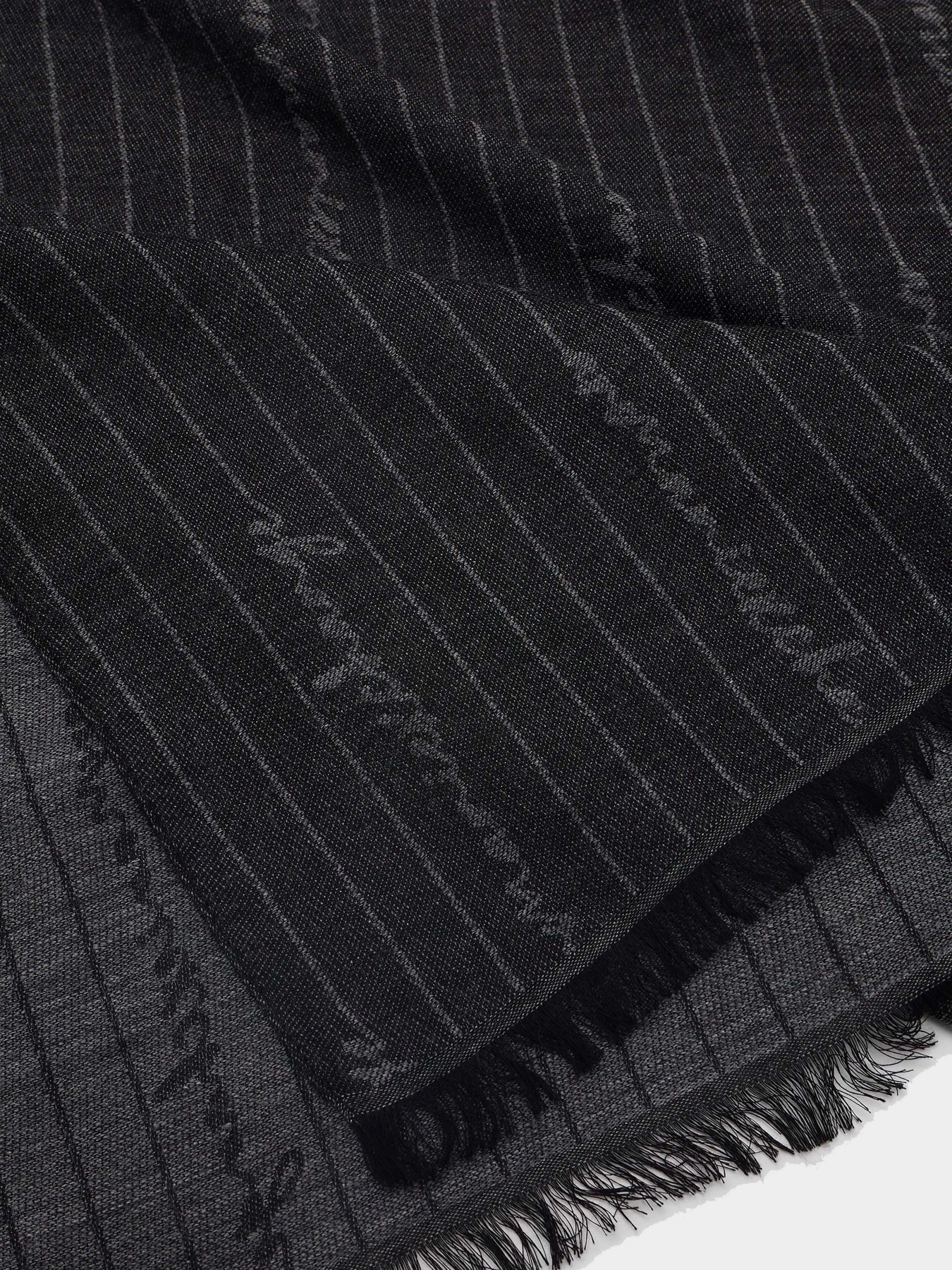 Шарфы и платки Armani Exchange модель 944300-3F150-00020 Фото