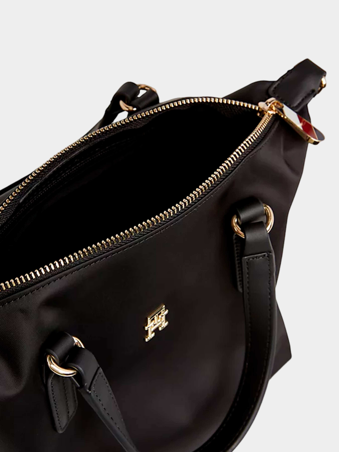 Сумки Tommy Hilfiger модель AW0AW15640-BDS Фото
