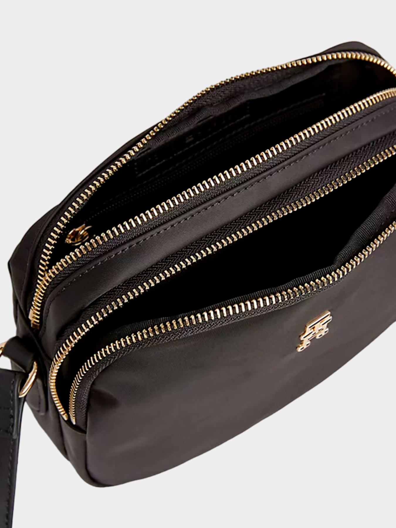 Сумки Tommy Hilfiger модель AW0AW15638-BDS Фото