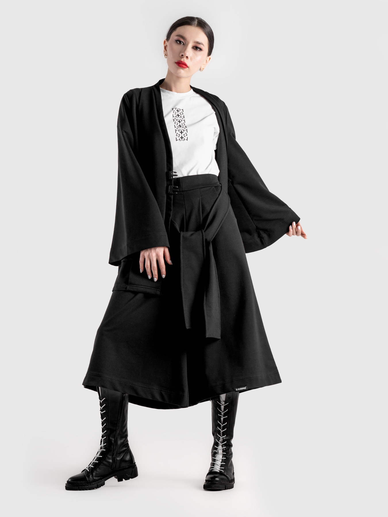 Костюмы BLACKPEPPER. модель 00017AW2023 Фото