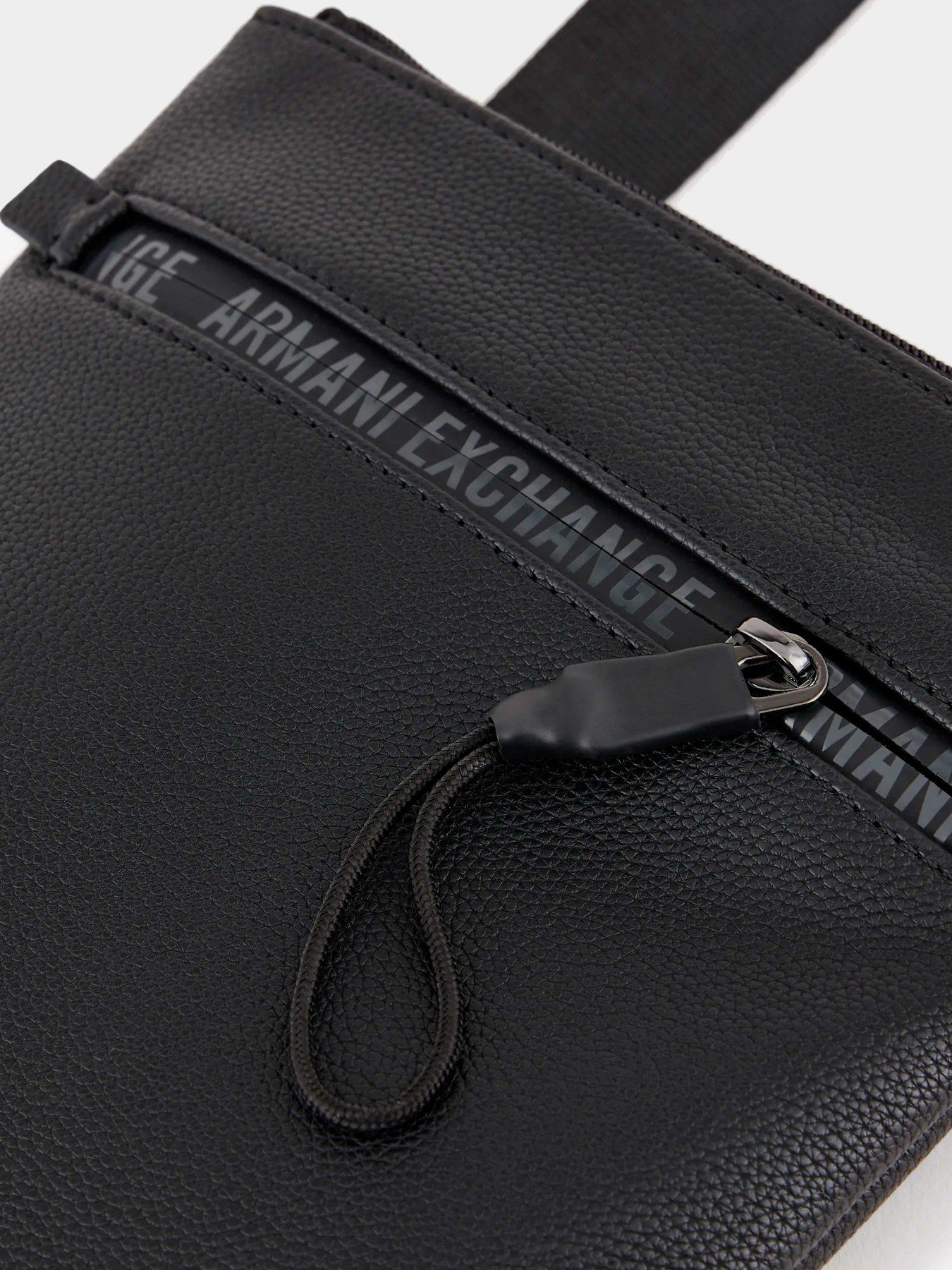 Сумки Armani Exchange модель 952489-3F876-00020 Фото