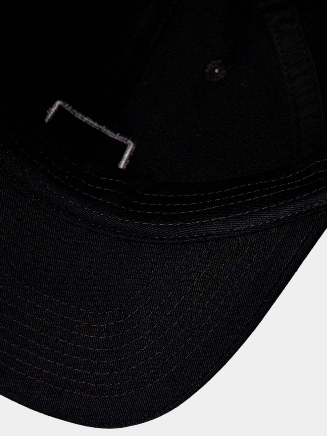 Шапки и кепки PUMA модель 02366901 Шапки и кепки PUMA модель 02366901 Фото