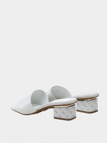 Шлёпанцы GUESS модель FL6YAR-LEA03-WHITE Фото