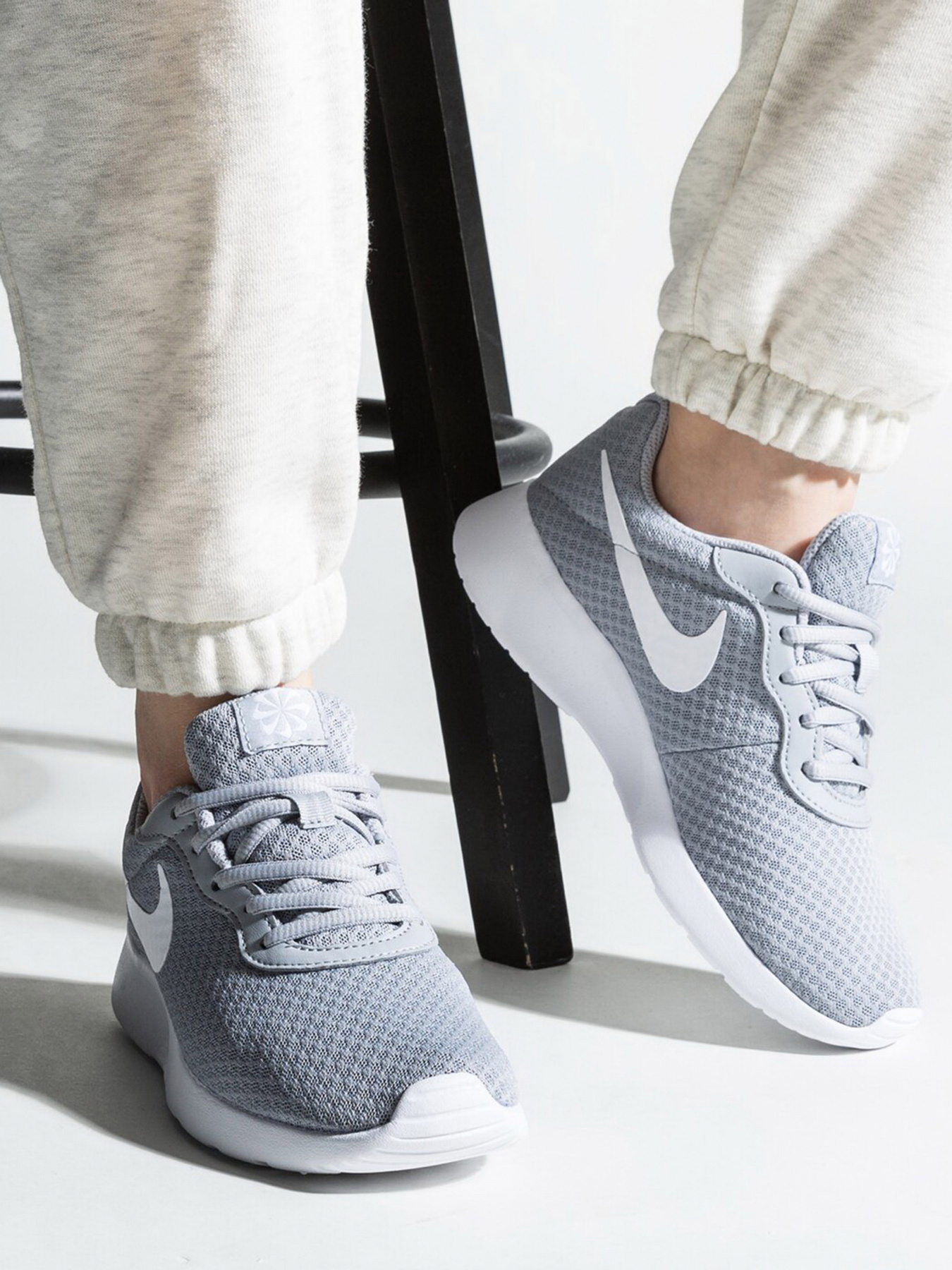 Кроссовки NIKE модель DJ6257-003 Фото