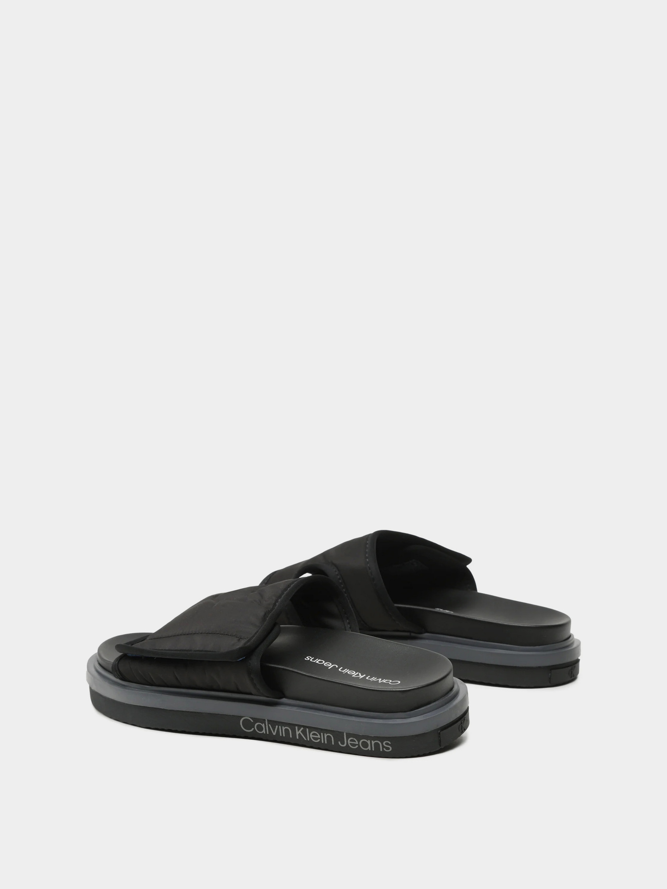 Шлёпанцы Calvin Klein модель YM0YM00644-0GP Фото