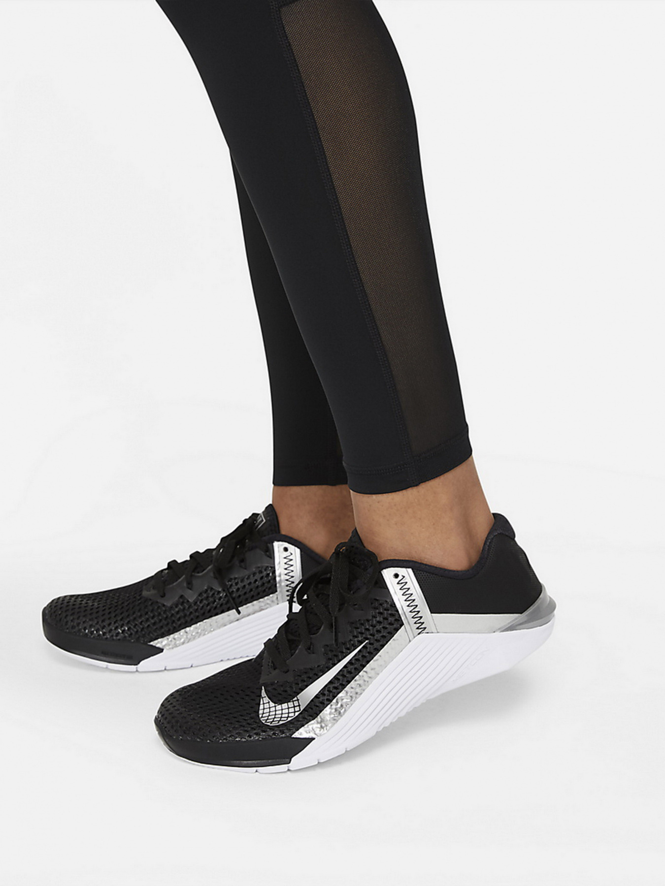 Брюки NIKE модель CZ9779-010 Фото