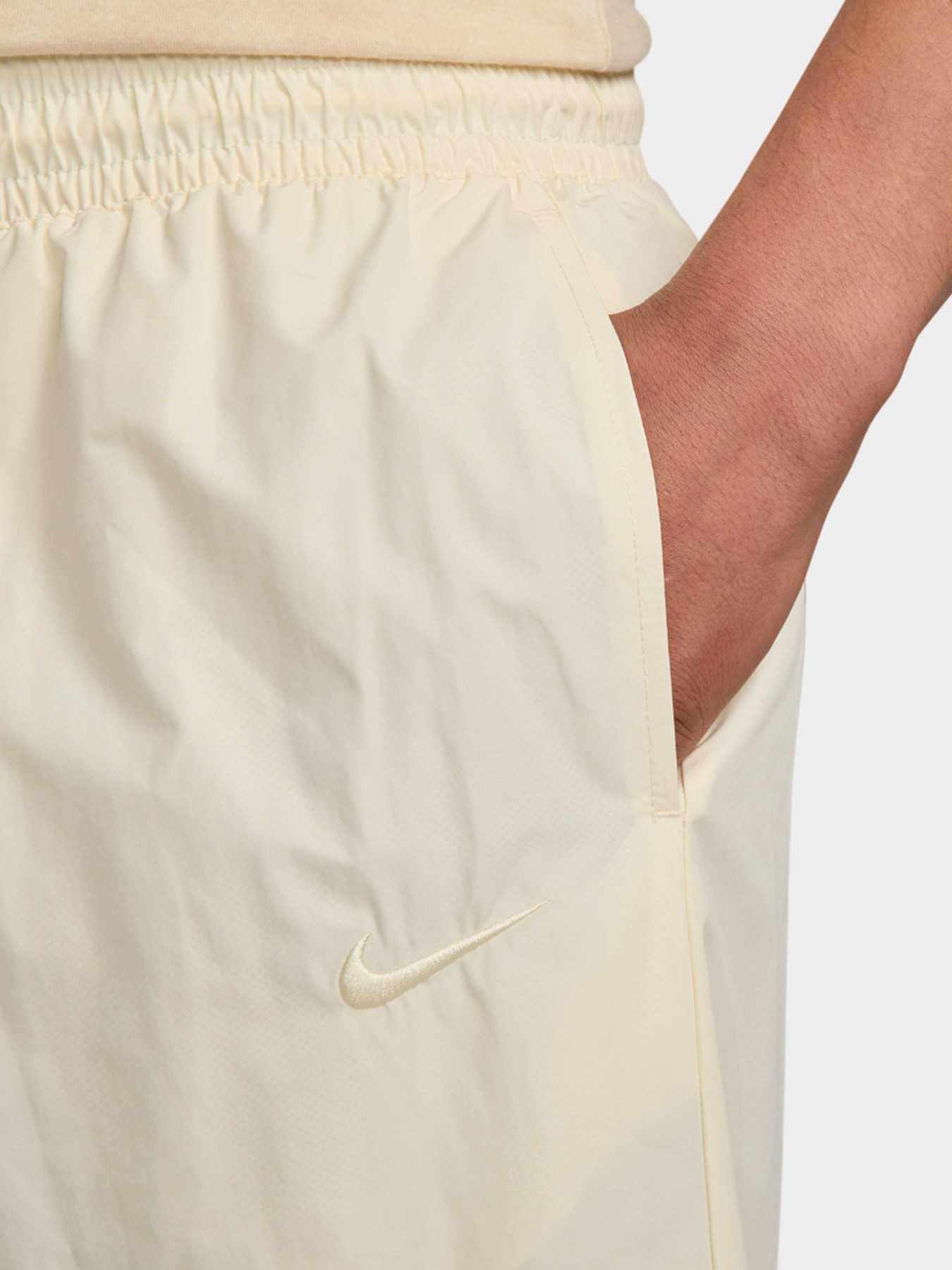 Брюки NIKE модель FB7880-113 Фото