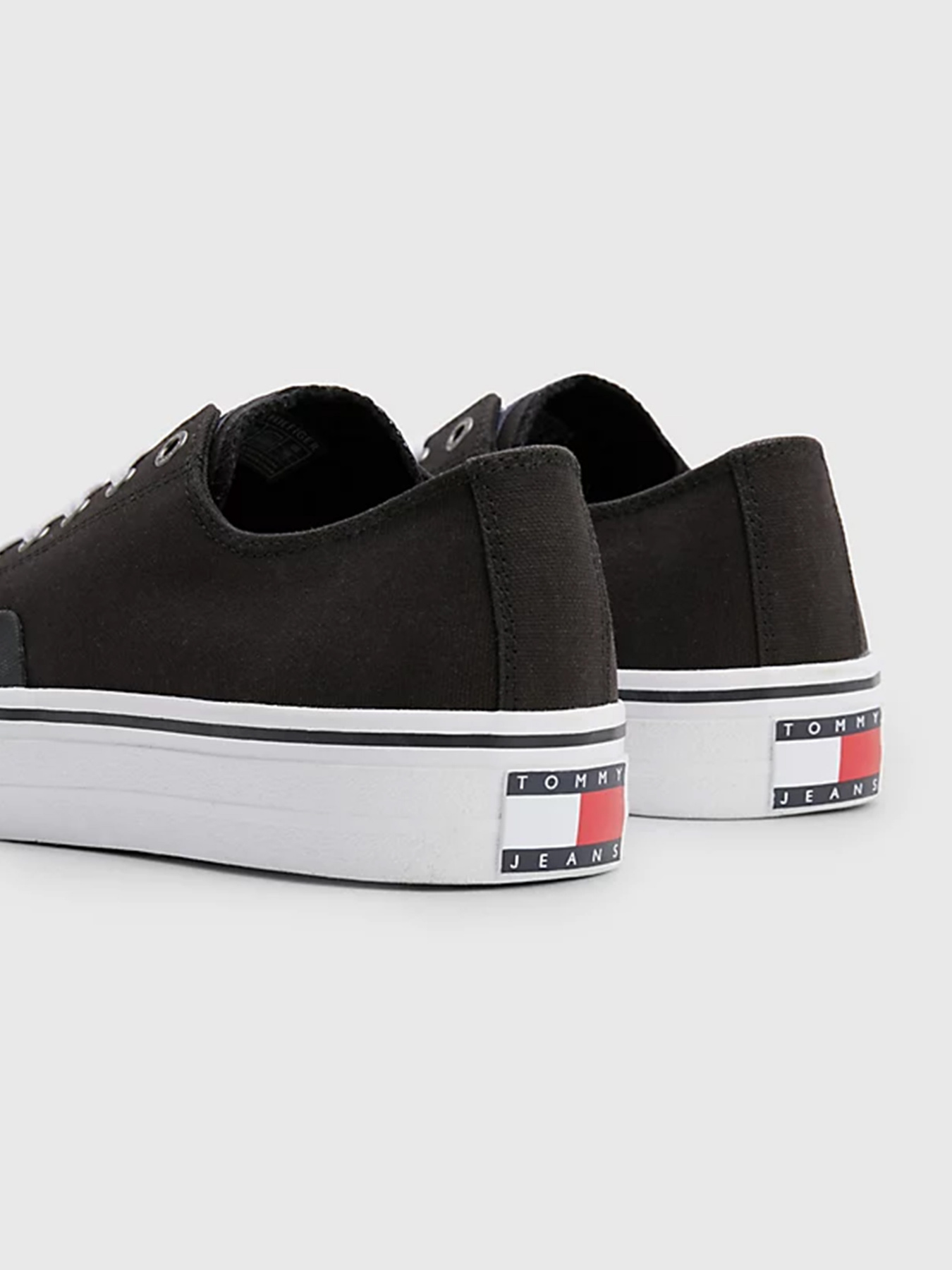 Кеды Tommy Hilfiger модель EM0EM01175-BDS Фото