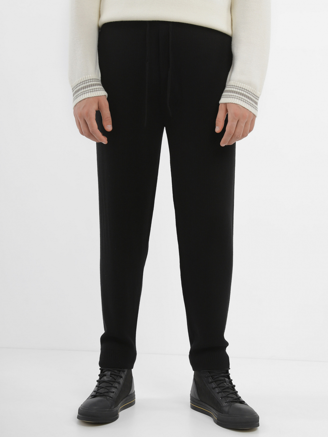 Брюки Emporio Armani модель 6R1PV1-1M06Z-0999 Фото