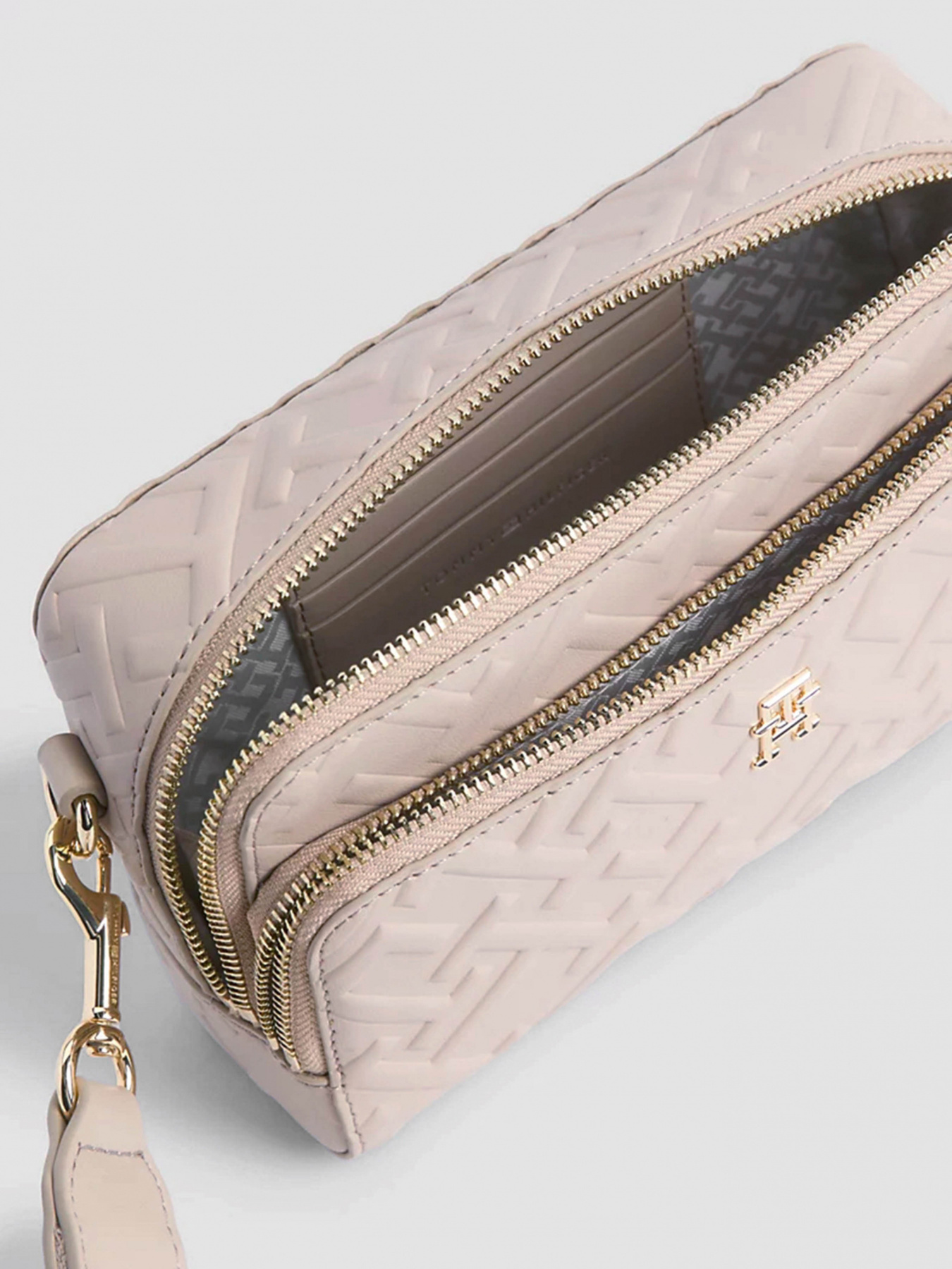 Сумки Tommy Hilfiger модель AW0AW15208-ABO Фото