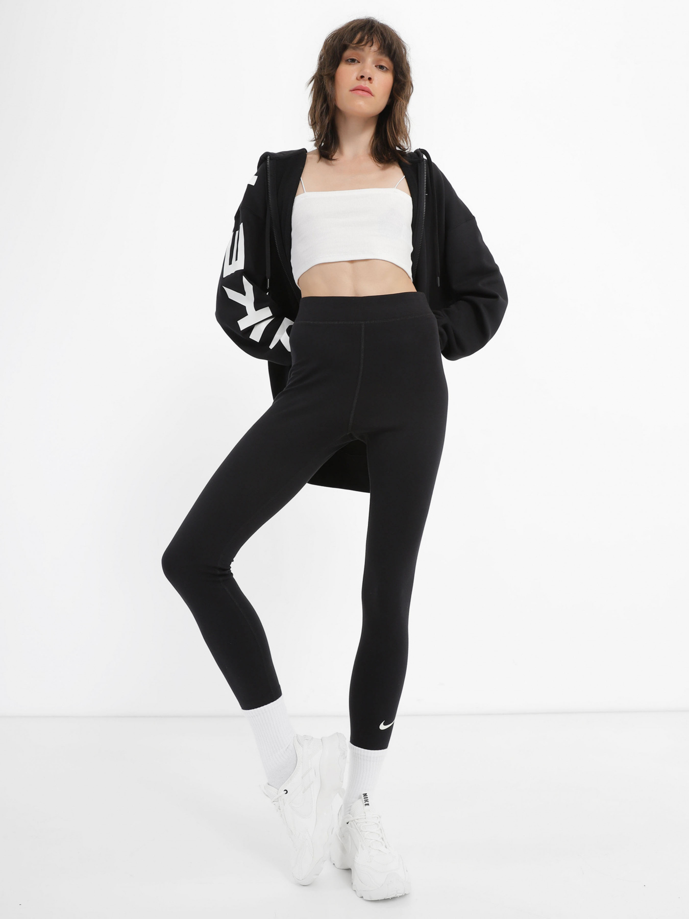 Брюки NIKE модель DV7789-010 Фото