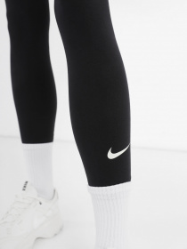 Брюки NIKE модель DV7789-010 Фото