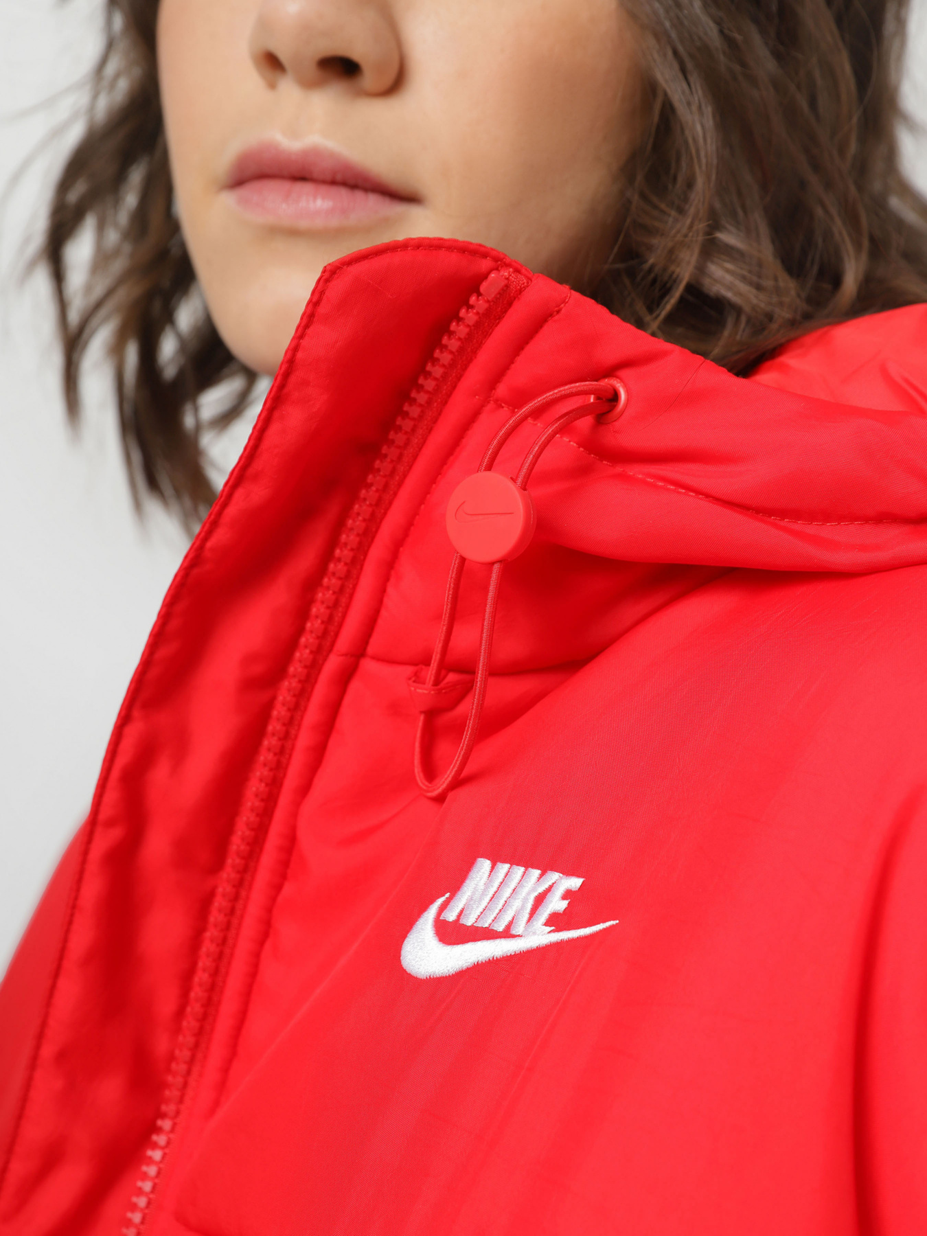 Куртки и дубленки NIKE модель FB7675-677 Фото