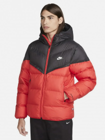 Куртки и дубленки NIKE модель FB8185-011 Фото
