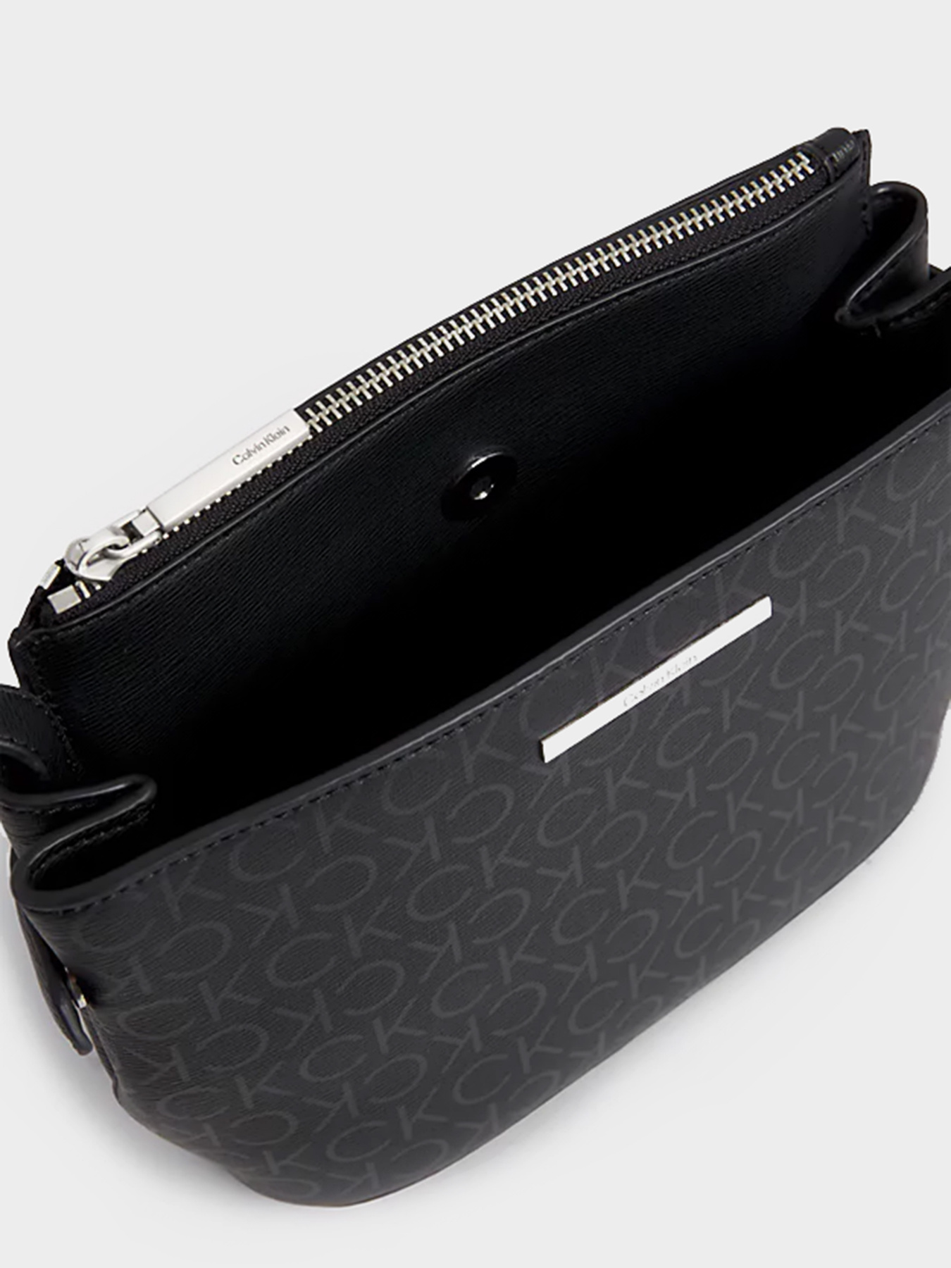Сумки Calvin Klein модель K60K611079-BAX Фото