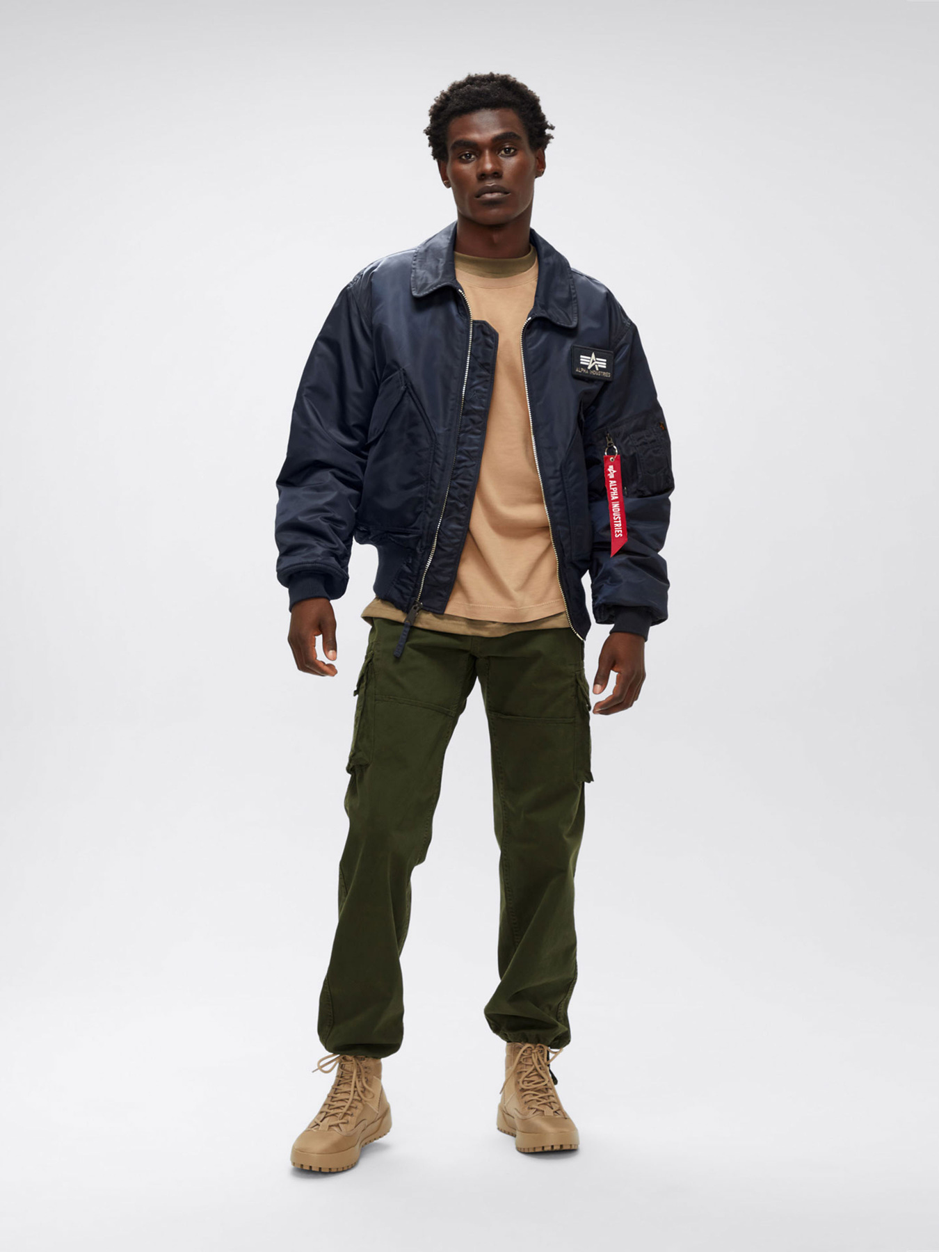 Куртки и дубленки Alpha Industries модель MJC22000C1_410 Фото