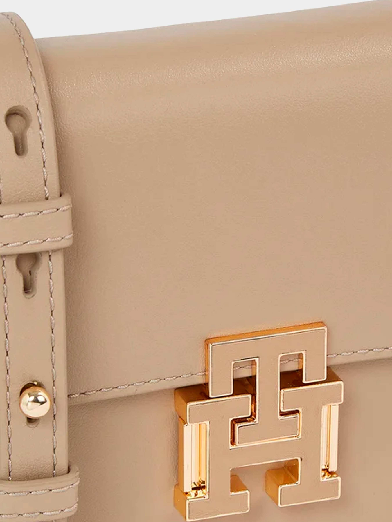 Сумки Tommy Hilfiger модель AW0AW15227-ABO Фото