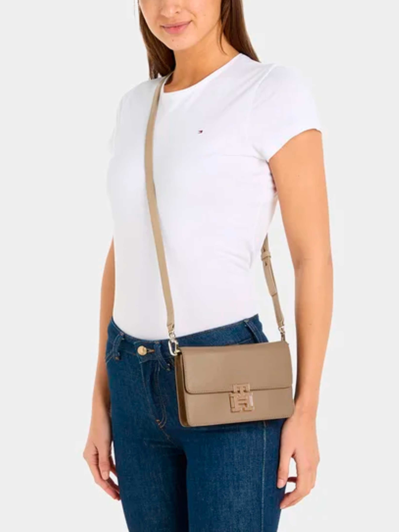 Сумки Tommy Hilfiger модель AW0AW15227-ABO Фото