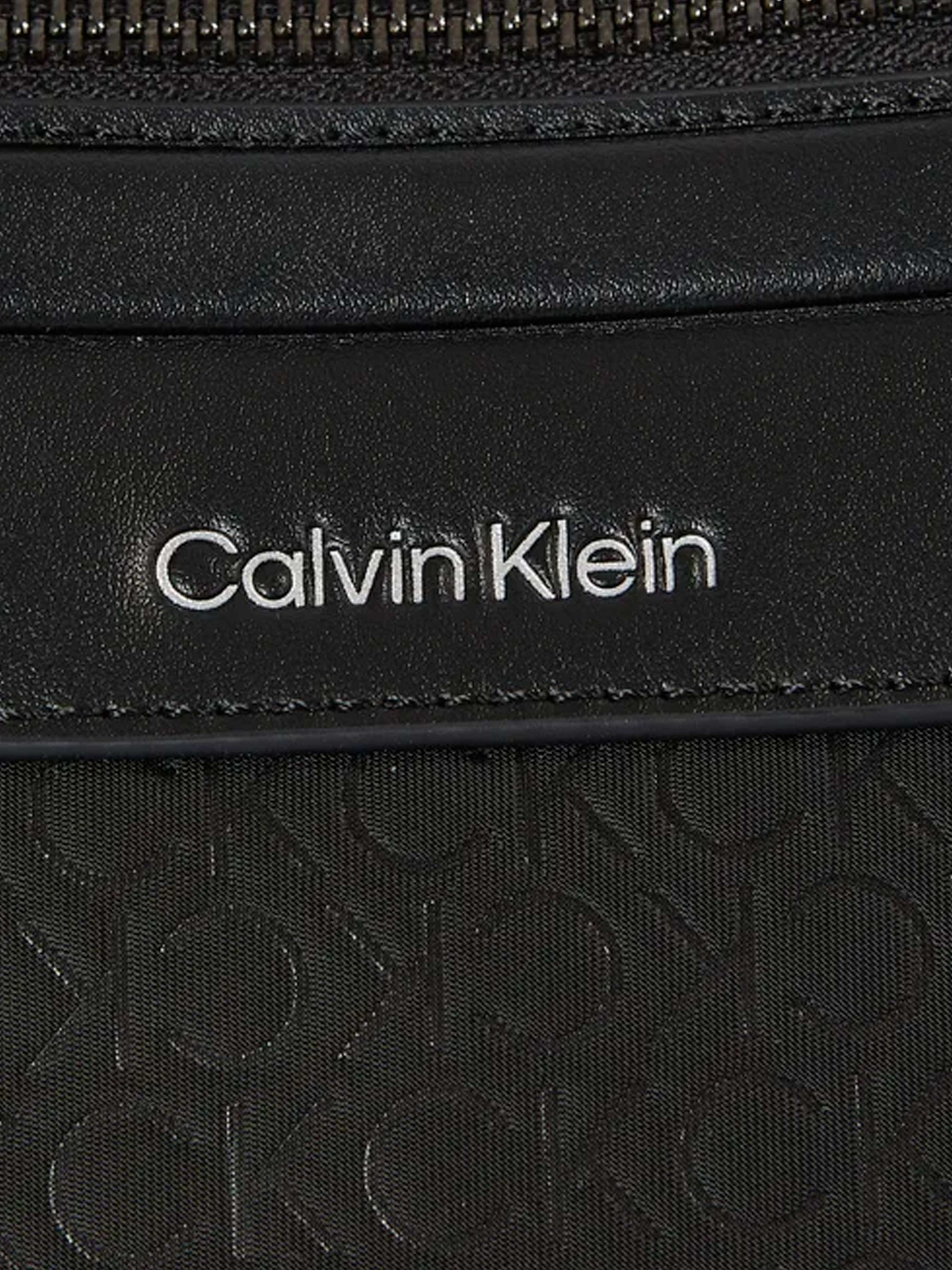Сумки Calvin Klein модель K50K510823-01L Фото