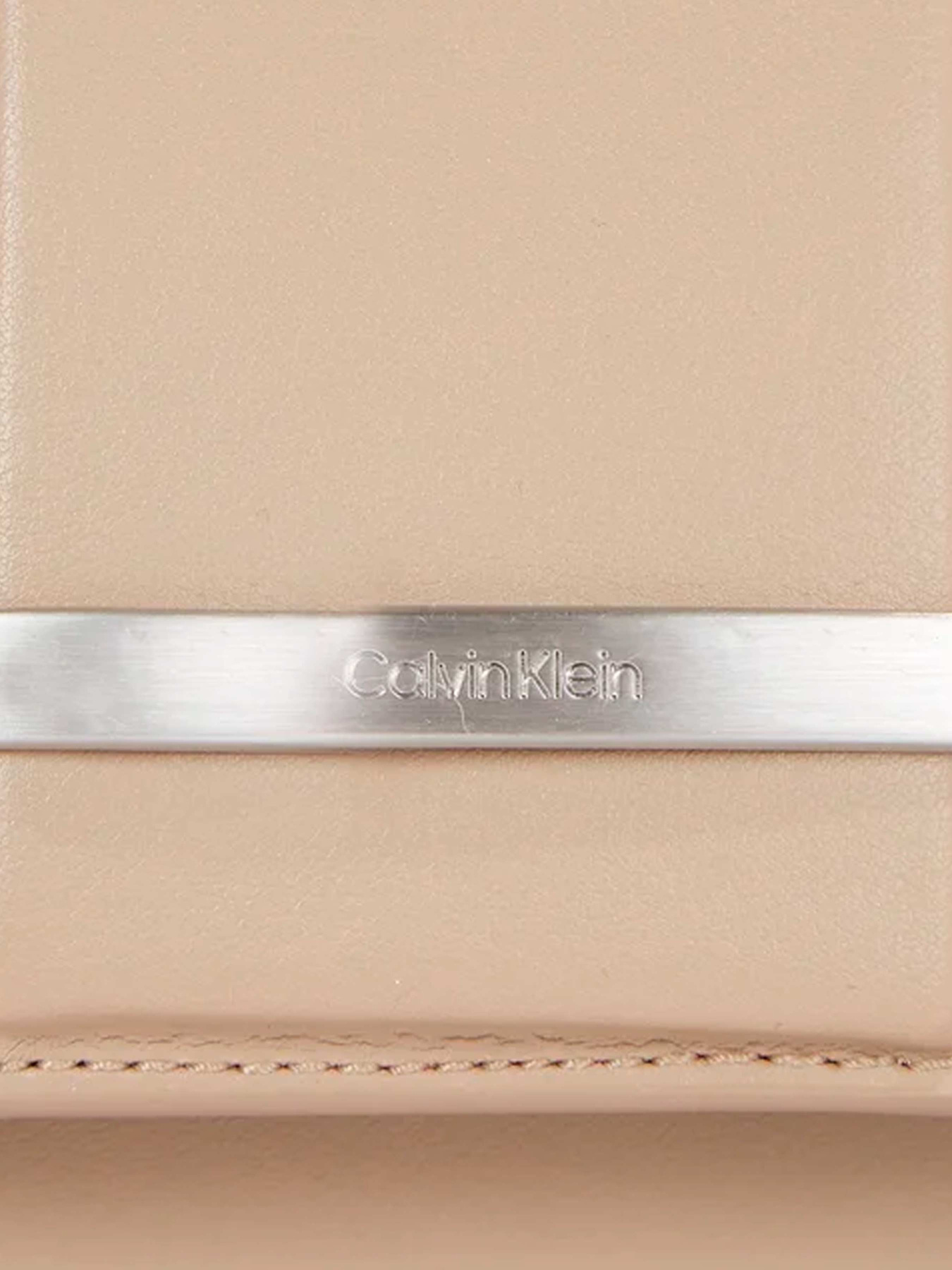 Сумки Calvin Klein модель K60K611078-A04 Фото