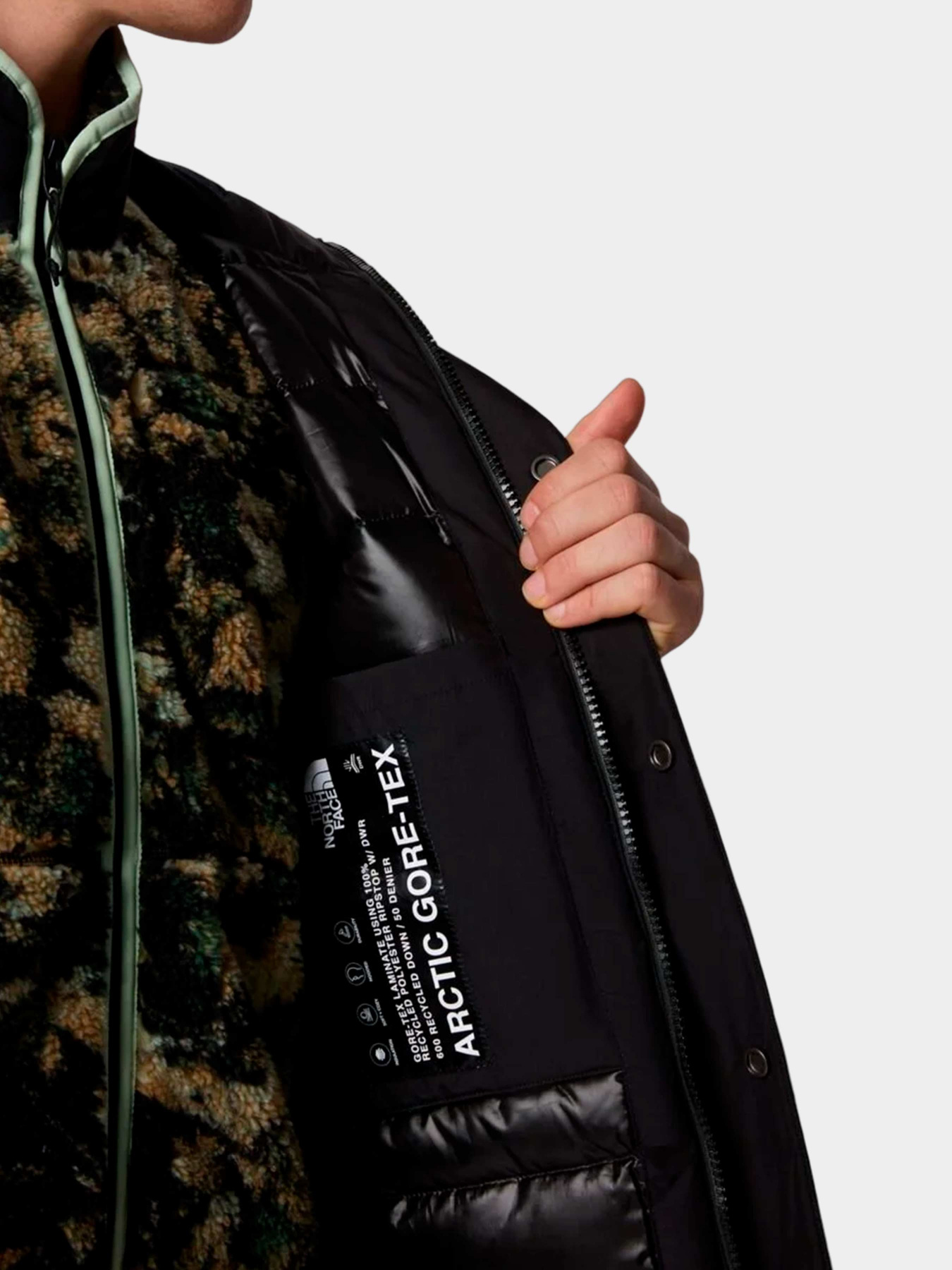 Куртки и дубленки The North Face модель NF0A84I3JK31 Фото