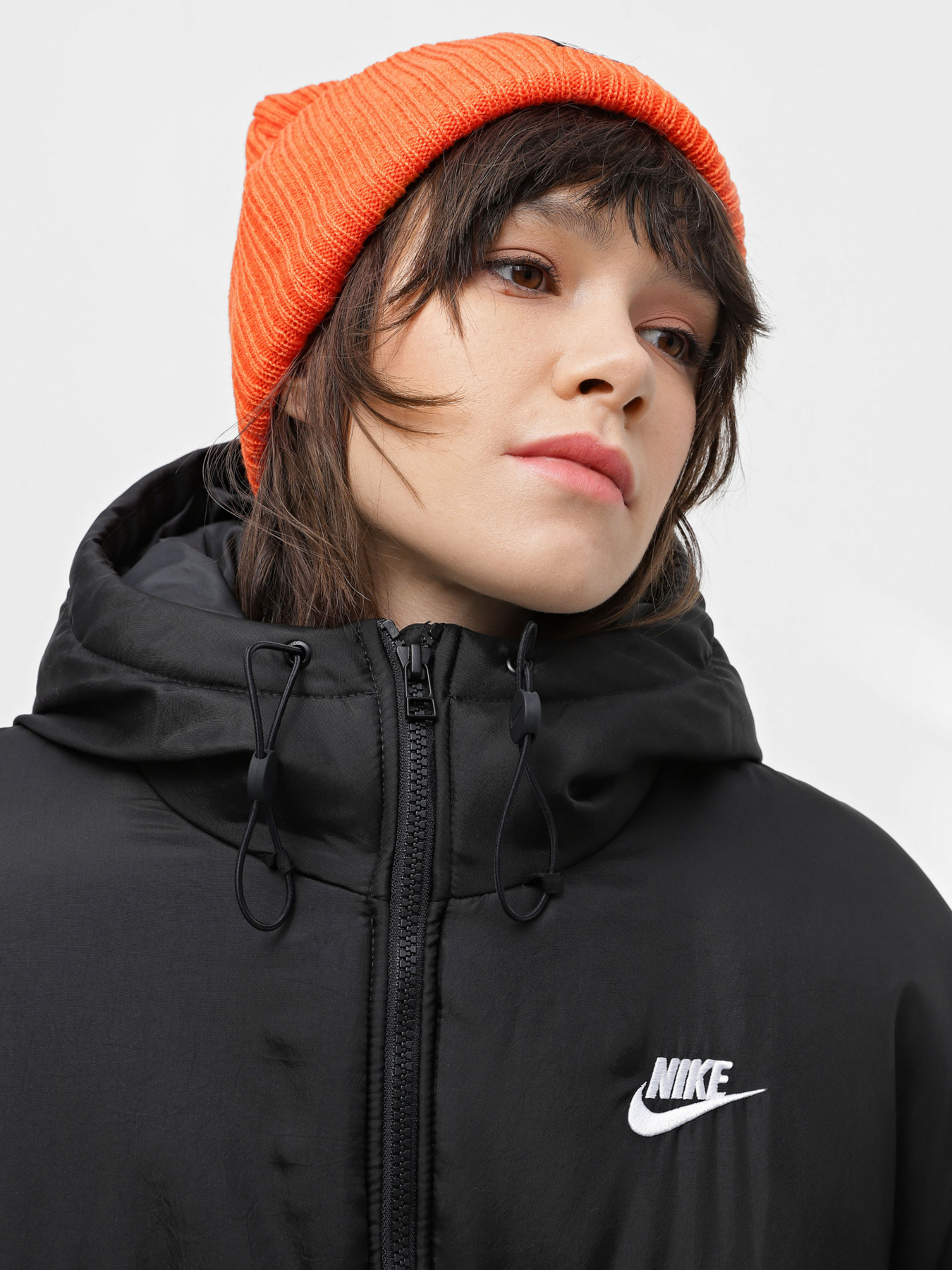 Куртки и дубленки NIKE модель FB7675-010 Фото
