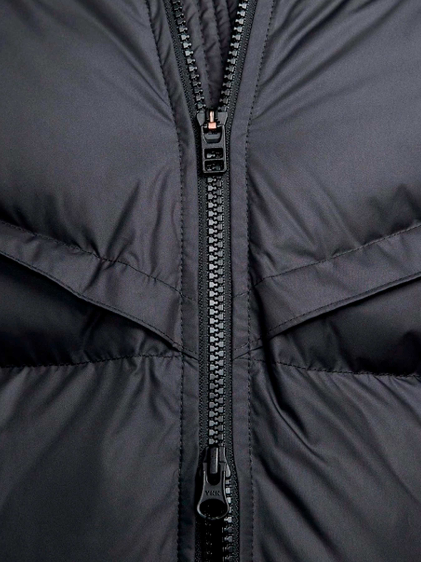 Куртки и дубленки NIKE модель FB8185-010 Фото