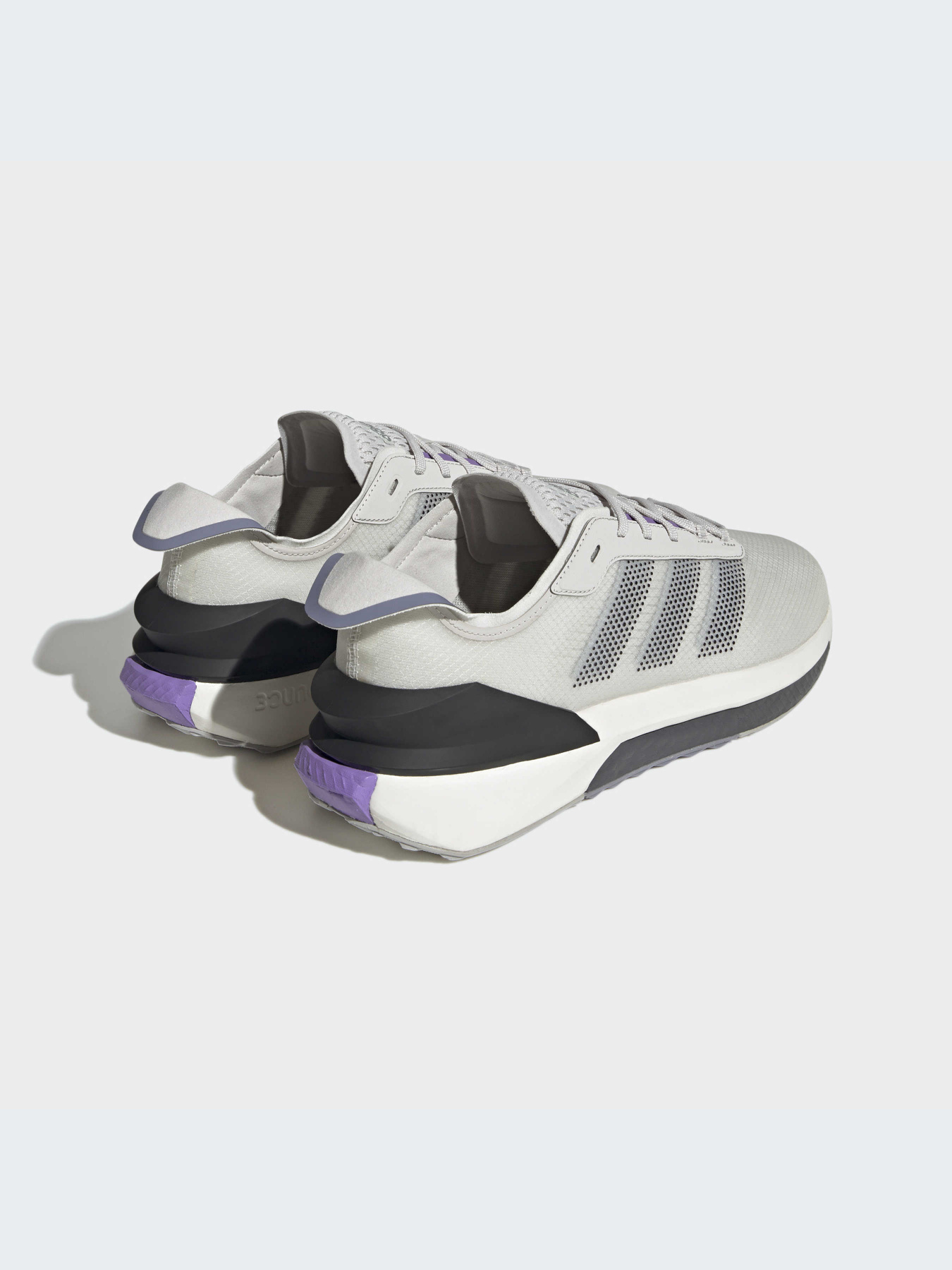 Кроссовки Adidas AVRYN модель ID9422-KZ Фото