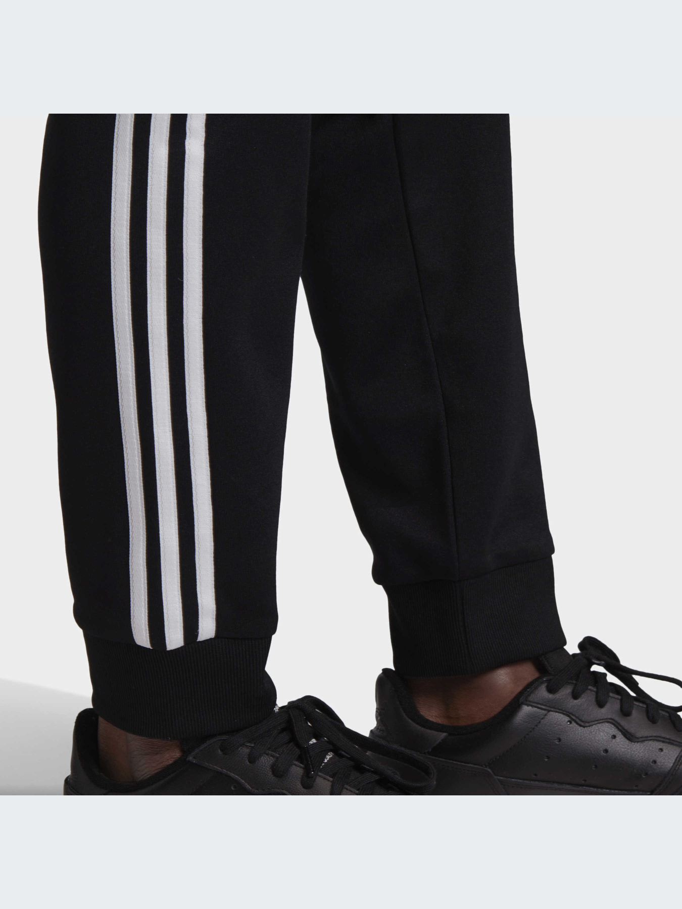 Брюки Adidas Adicolor модель GF0210-KZ Фото