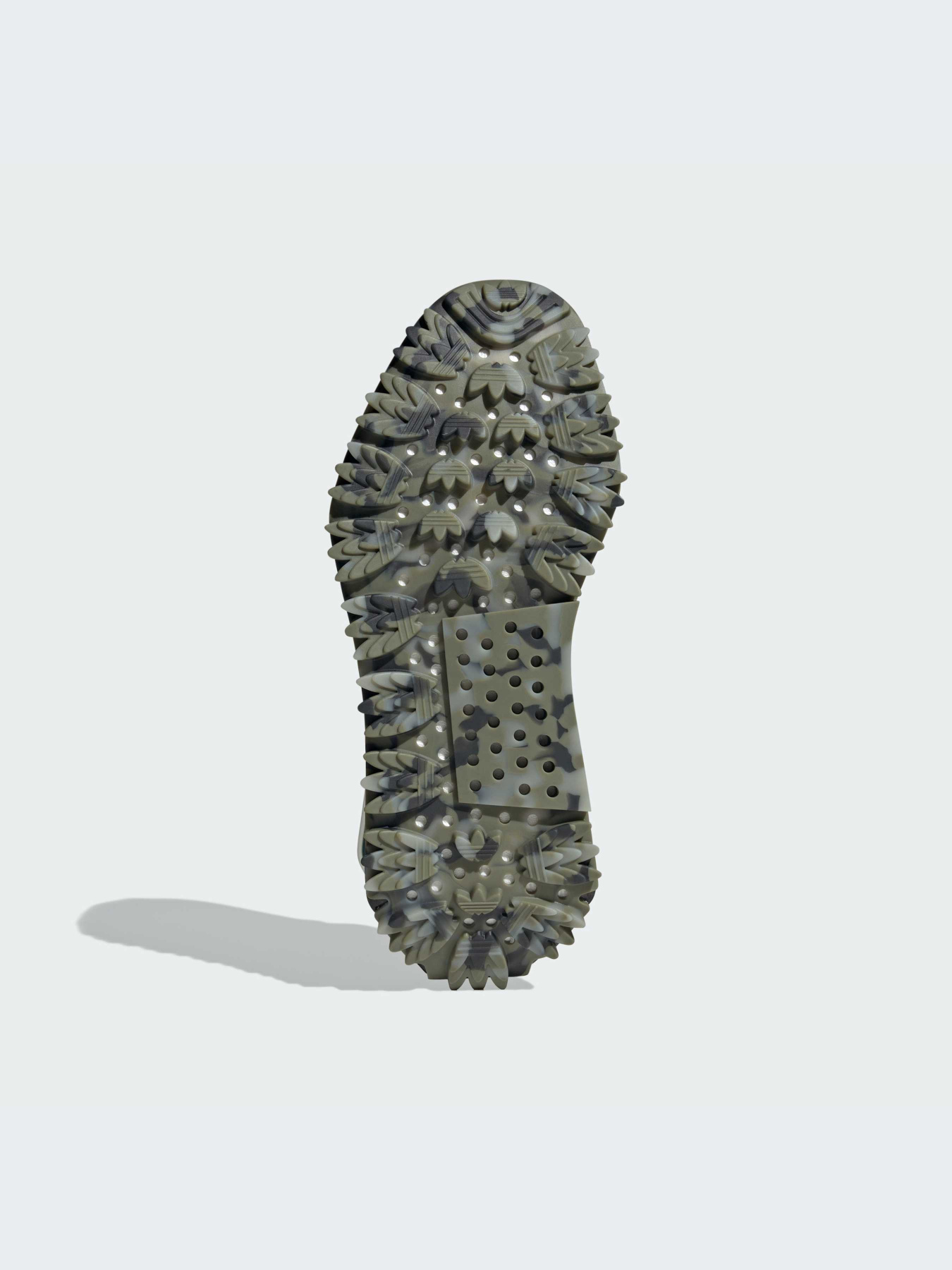 Кроссовки Adidas NMD модель IE2075-KZ Фото