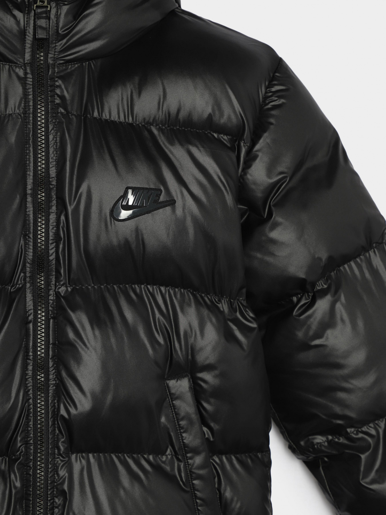 Куртки и дубленки NIKE модель FD2842-010 Фото